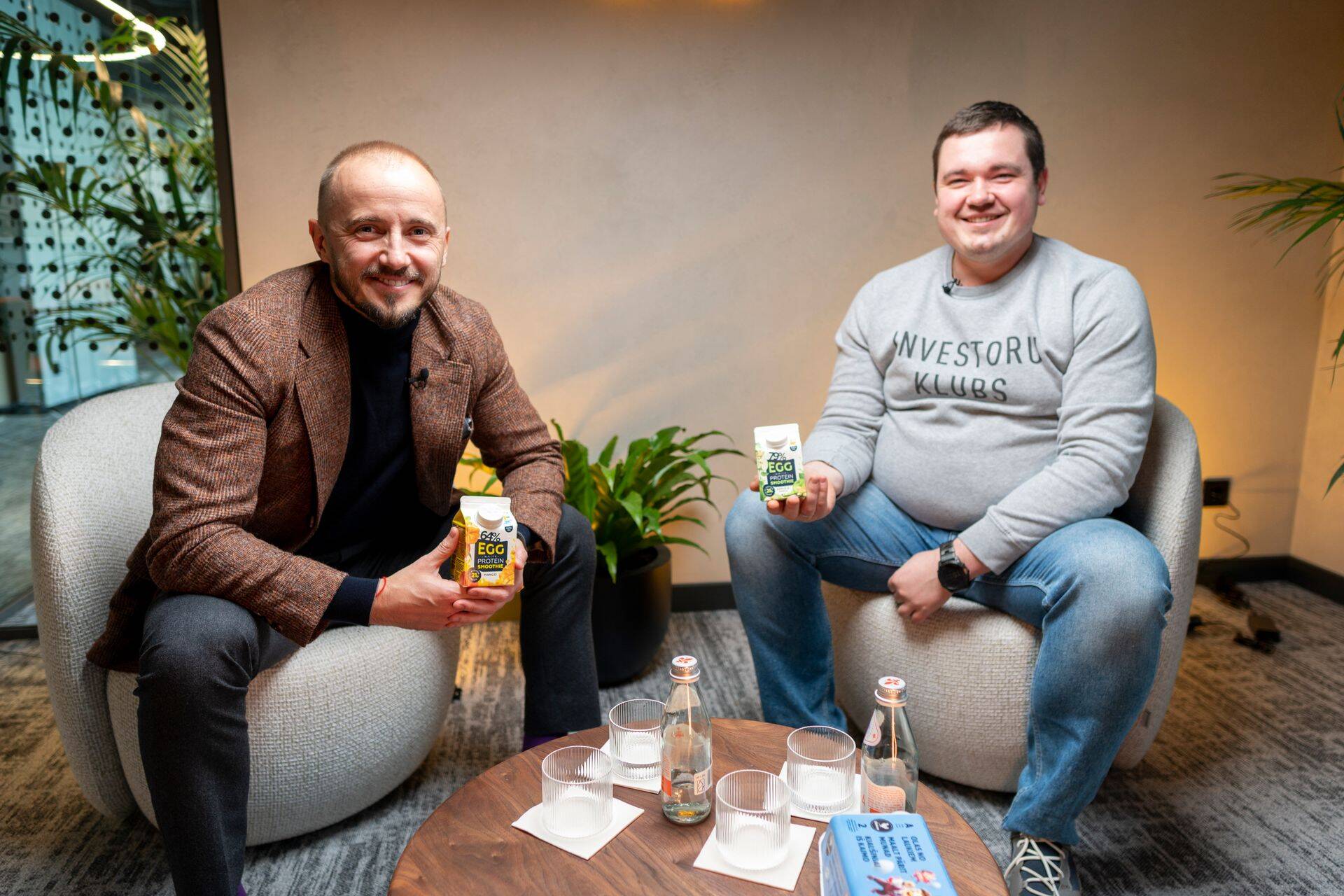 APF Holdings valdes priekšsēdētājs Jurijs Adamovičs un Investoru Kluba izpilddirektors Kaspars Peisenieks