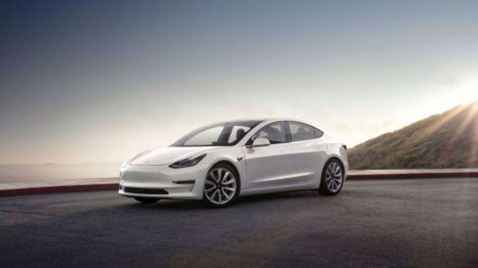 Tesla представил модель Model 3
