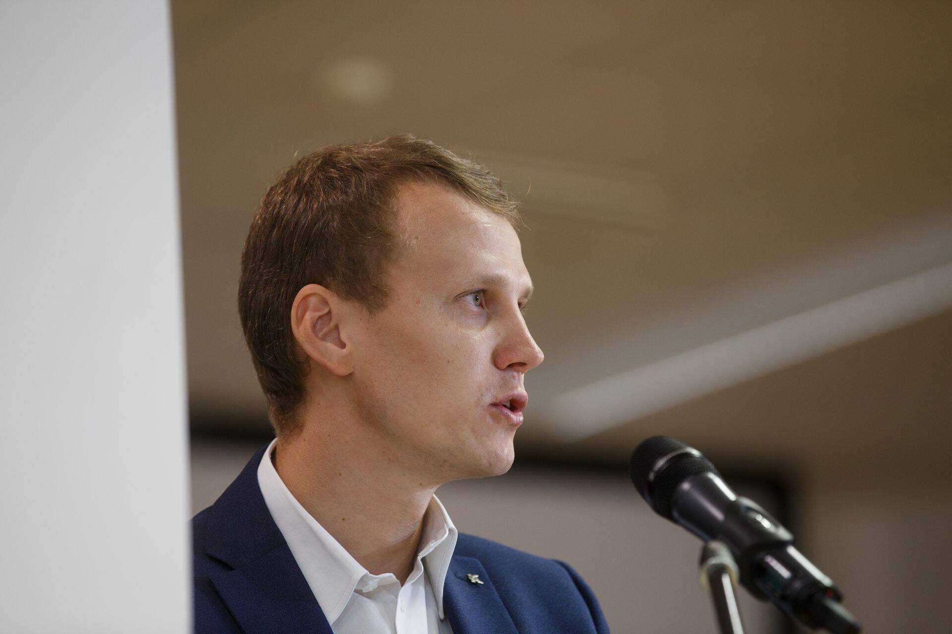 Priit Toobal täna Keskerakonna volikogul sütitava sõnavõtuga esinemas