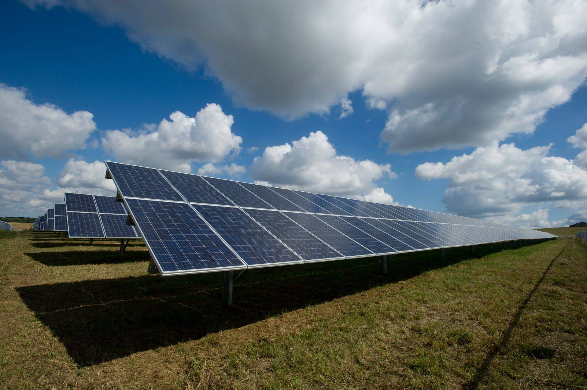 Ettevõtjad saavad taas taotleda laenu muu hulgas taastuvate energiaallikate kasutamise hõlbustamiseks.