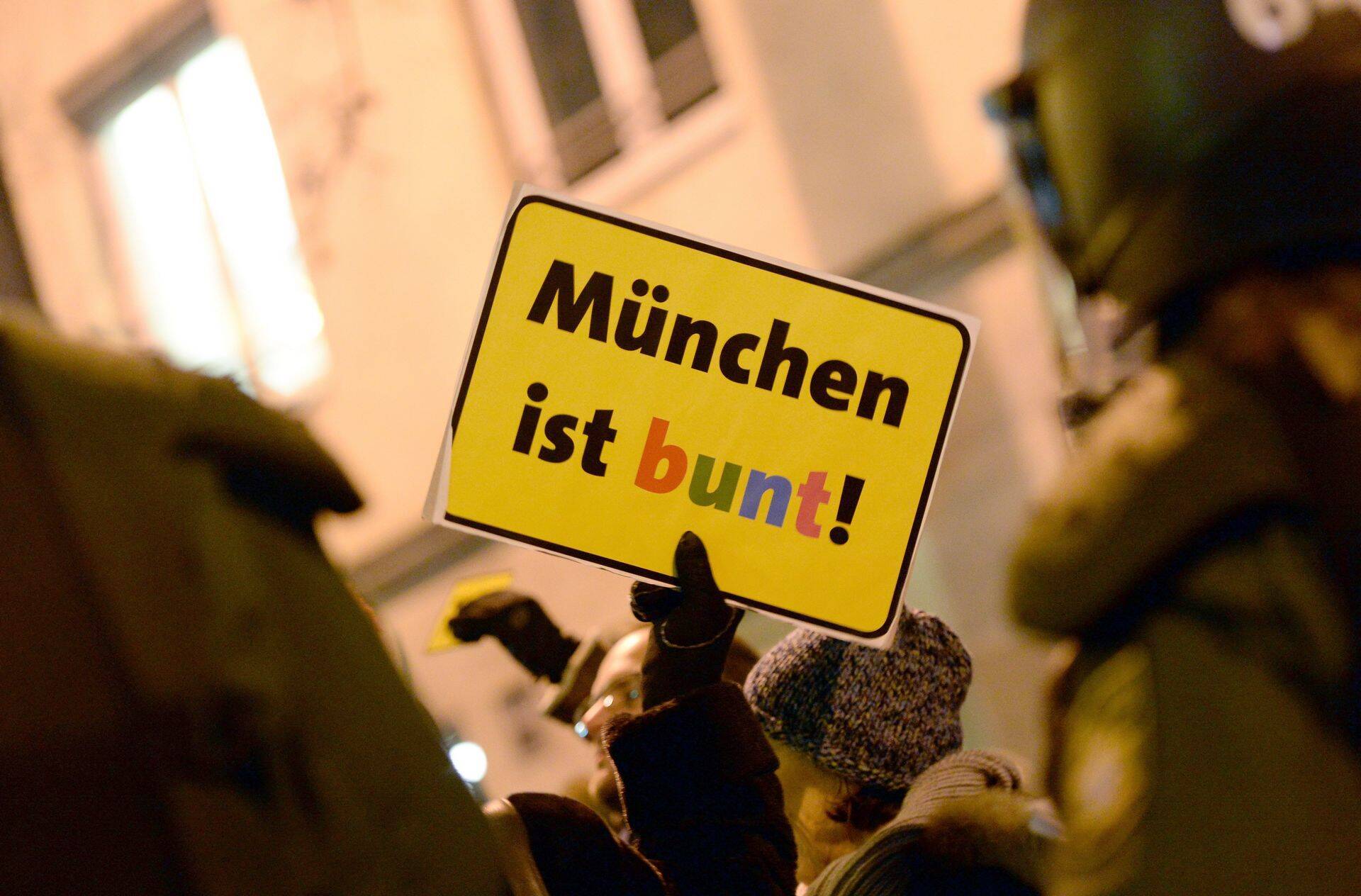"München on kirju!" - Pegida vastudemonstrandi loosung