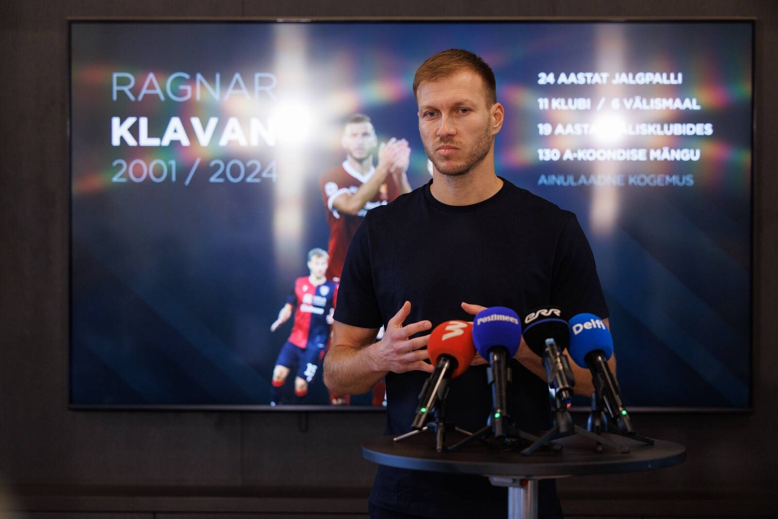 Endine tippjalgpallur Ragnar Klavan edastas avalikkusele kaks suurt sõnumit korraga.