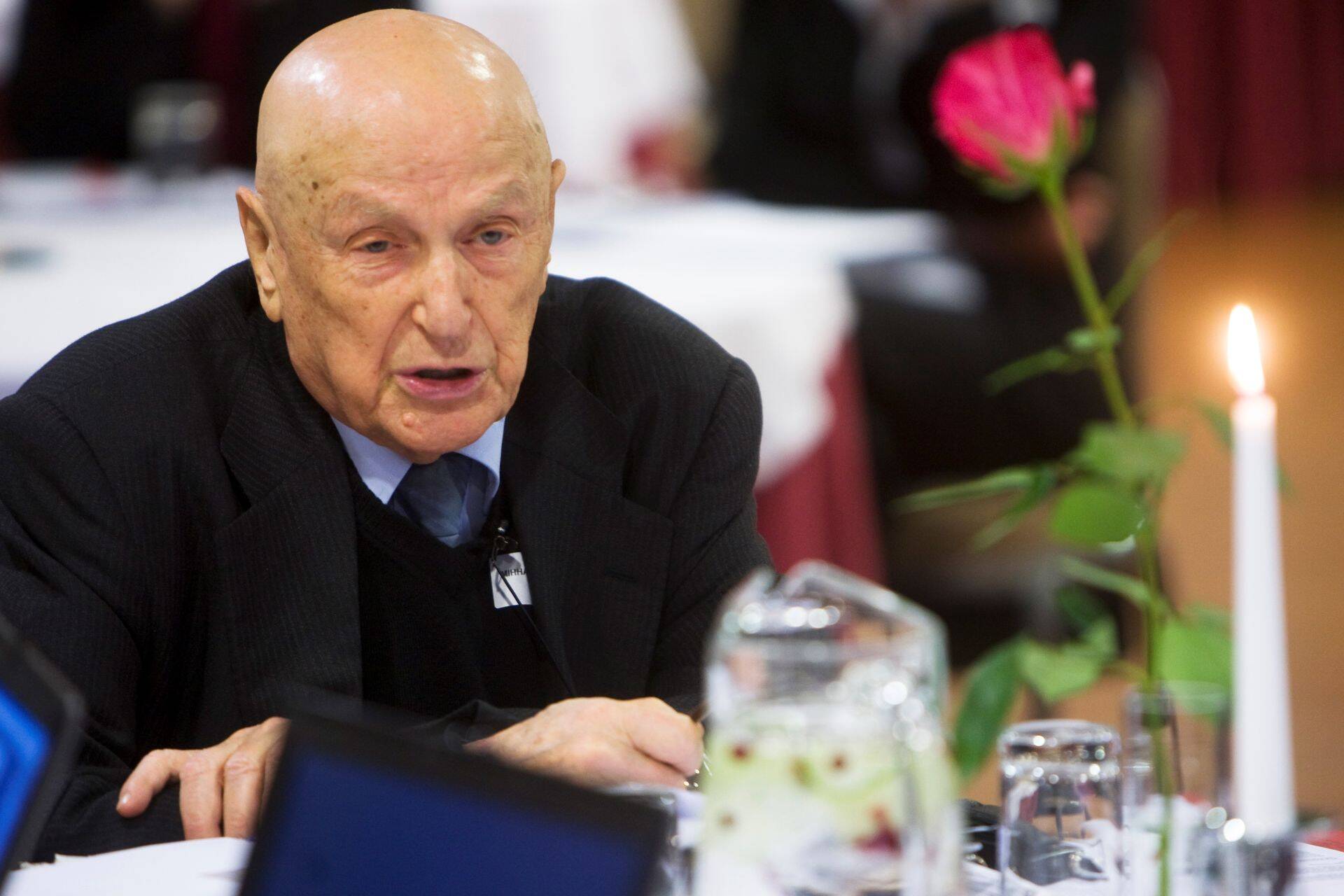 Академик Бронштейн по жизни и в науке был реформистом - он не любил ломать, но хотел и умел перестраивать.