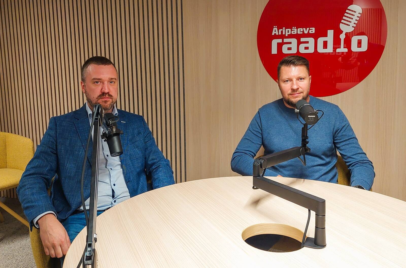 Ettevõtluse arendamise sihtasutuse klienditeeninduse osakonna juht Eero Liivandi (paremal) ja rakendusuuringute programmi juht Mart Toots.