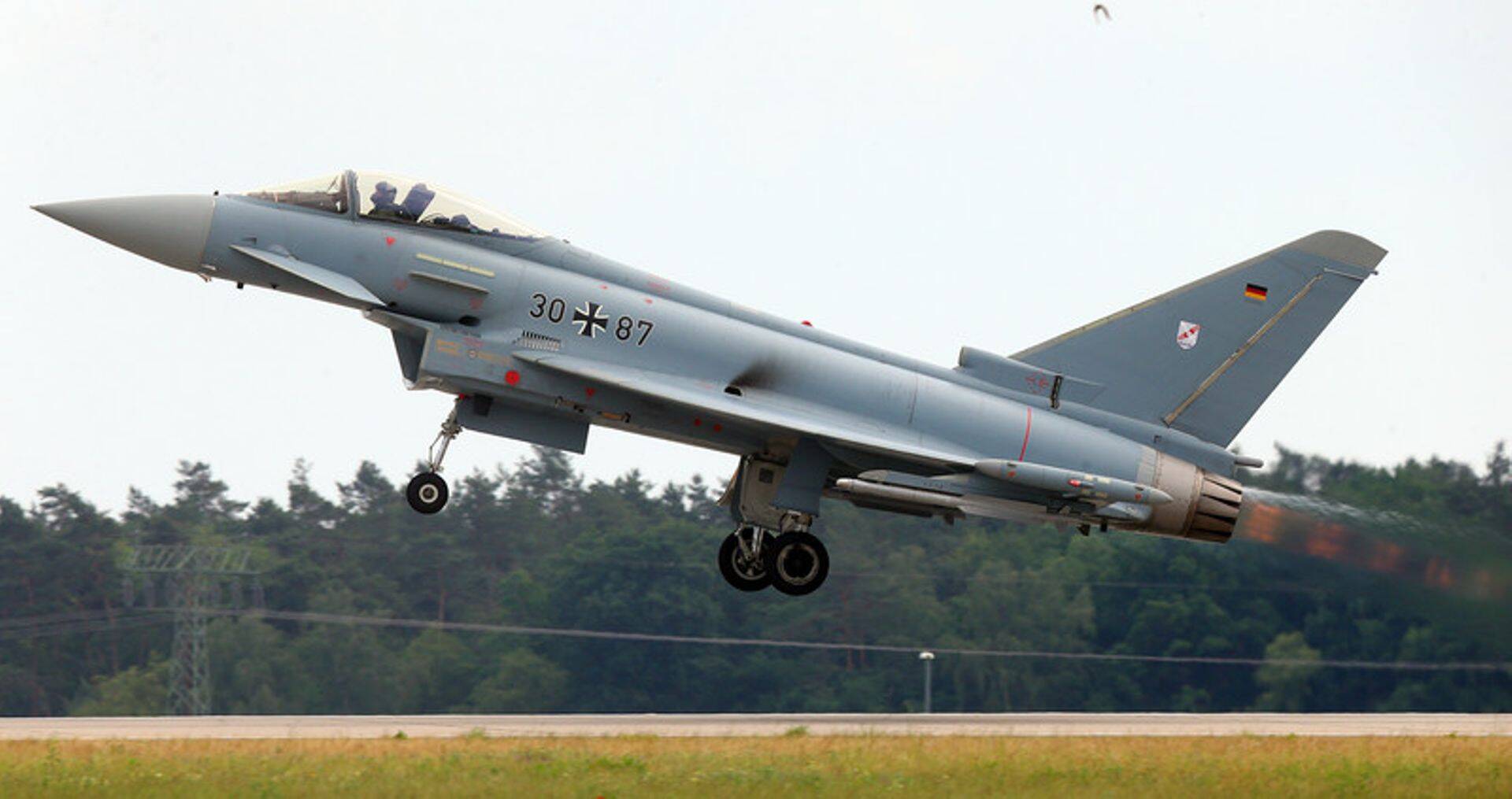Eurofighter Typhoon. Austria riik nõuab Airbusilt miljard eurot kahjutasu, kuna 2003. aasta tellimuse ajal olevat Prantsuse kontsern "petuvõtteid" kasutanud.