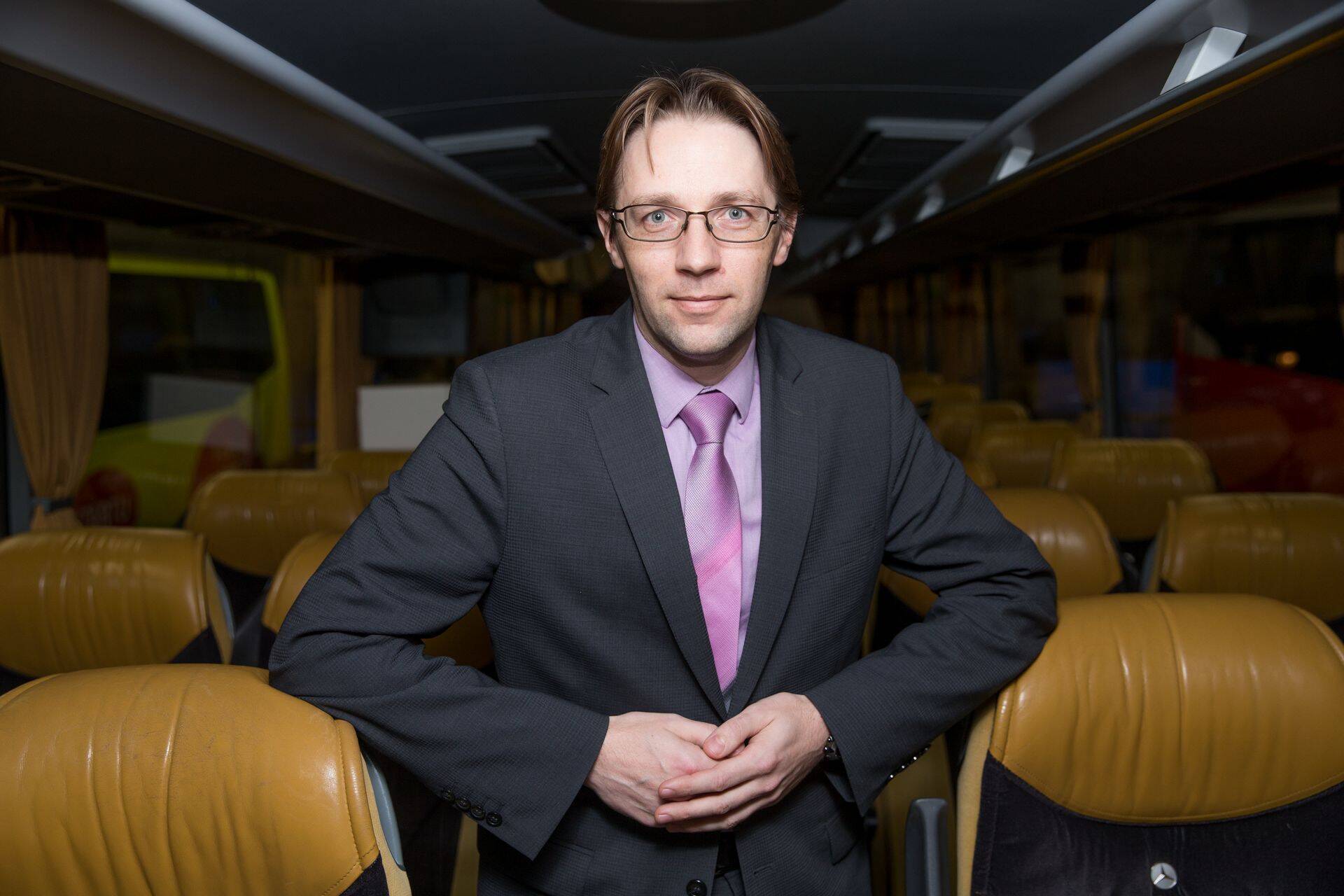 Eesti Buss OÜ juhatuse esimehe Gunnar Obolenski sõnul peaks valitsus näitama, millised olid aktsiisitõusu alternatiivid.