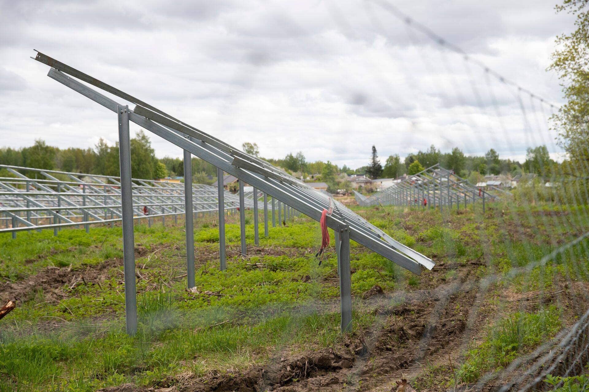 Päikesepaneelide karkass.
