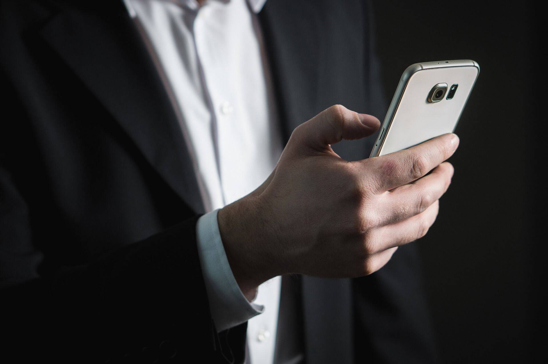 Mobiil-ID on riikliku garantiiga digitaalne isikutunnistus.