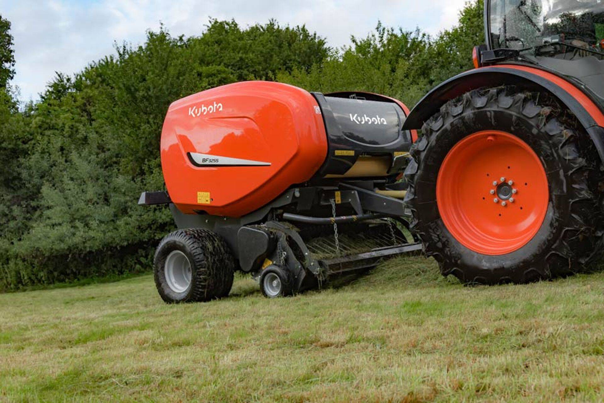 Kubota fikseeritud kambriga rullipress BF3255