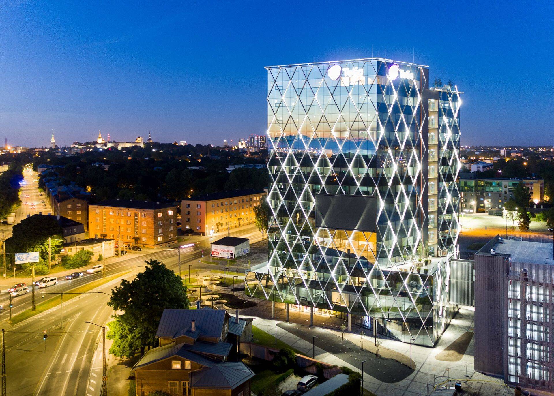 Ärihoone Mustamäe tee 3, tuntud ka kui Telia maja.