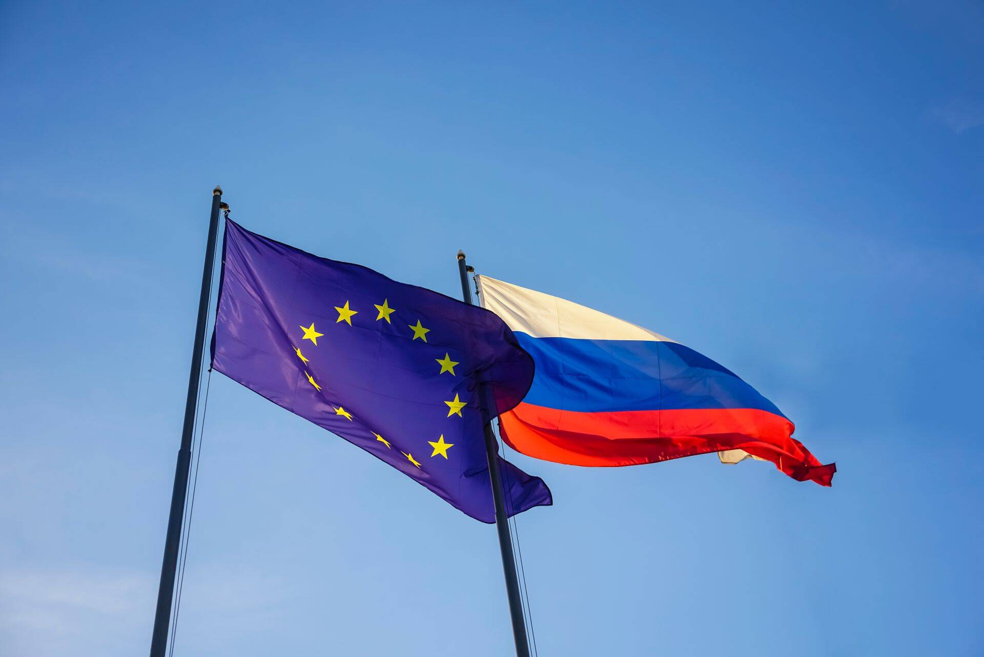 В новые санкционные списки попадут 47 физических лиц, в том числе мэр Москвы Сергей Собянин и глава «Ростеха» Сергей Чемезов, а также восемь юрлиц.