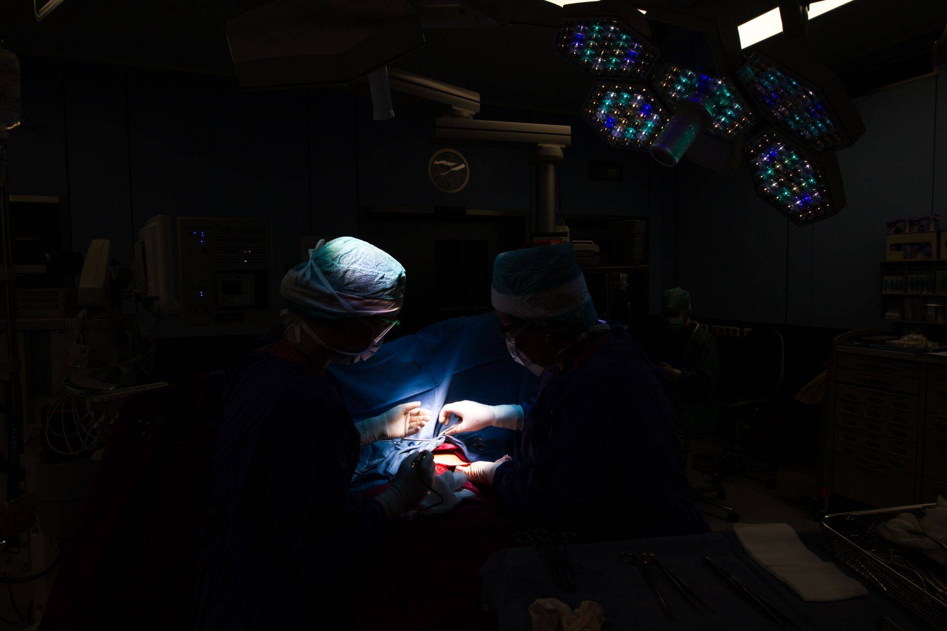 Operatsioon PERHis. 2015. aasta kärpekava nägi ette, et PERH peab kaotama 80 teenistuskohta, aga tegelikult on mitusada töötajat juurde tulnud.