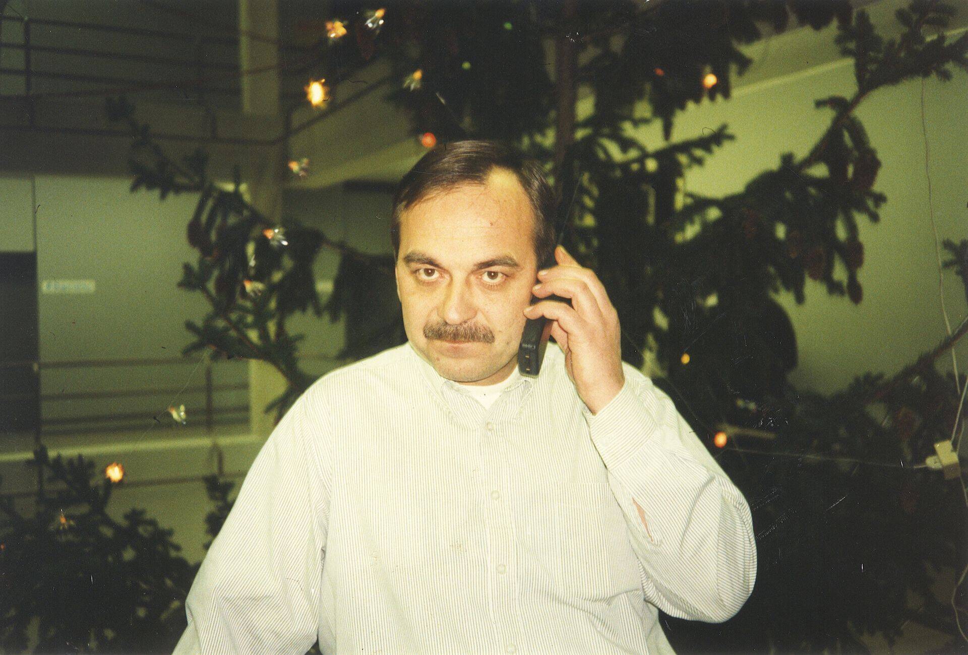 Vambola Kolbakovil külmus Venemaa välismajanduspanka Vnešekonombank ehk lühidalt VEB3,29 miljonit dollarit, mida ta siiani pole kätte saanud.