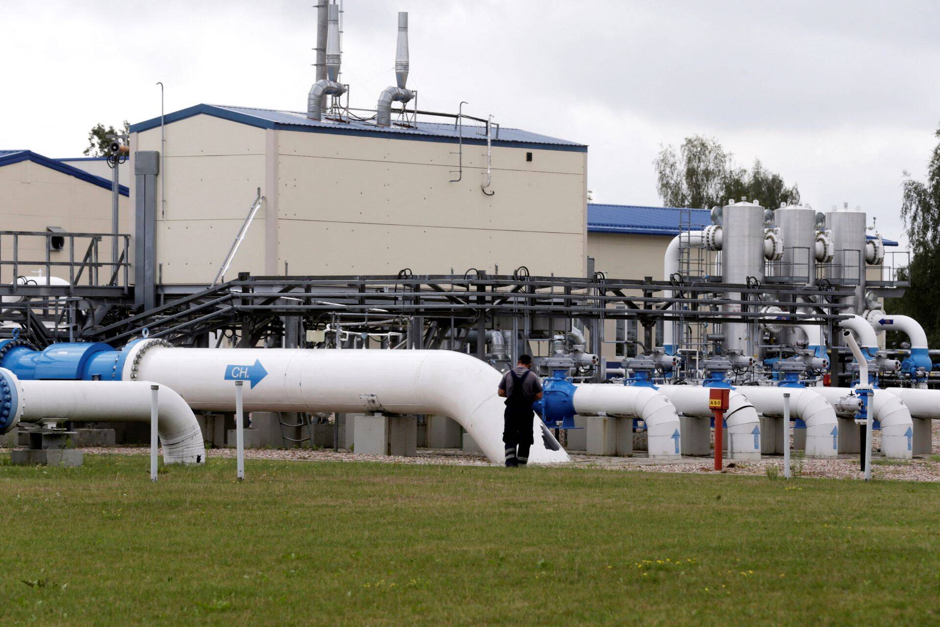 Газохранилище в Инчукалнсе, Латвия.