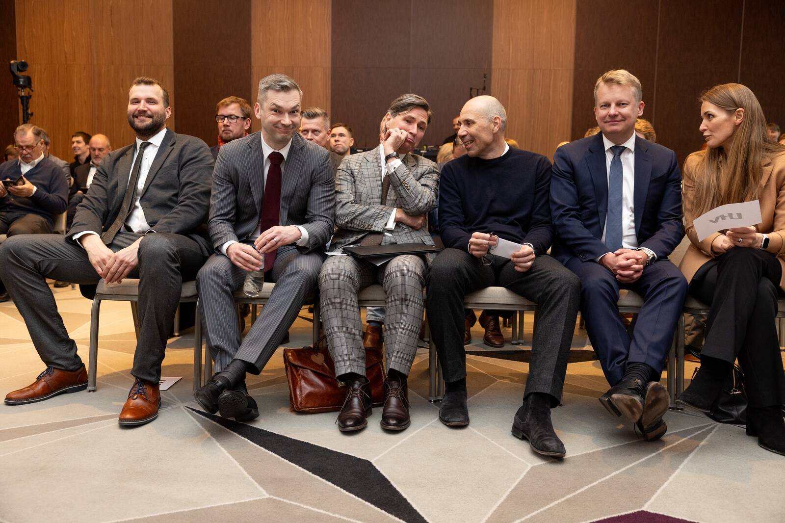 LHV Groupi juhataja Madis Toomsalu (vasakult teine) avaldab sel nädalal aruande, millest selgub, kui hästi on esimeses kvartalis omanike, sh Andres Viisemanni (paremalt kolmas) ootusi suudetud täita.