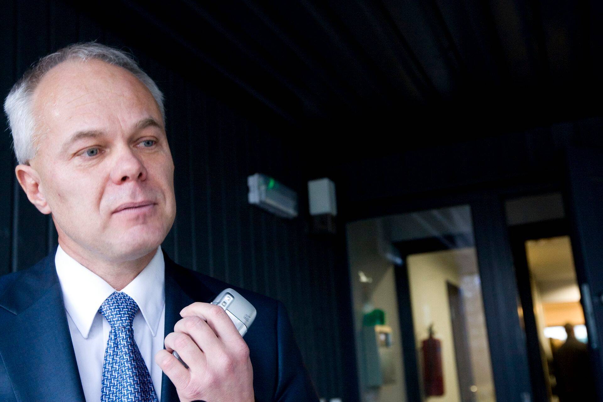 Majanduskomisjoni esimehe Toomas Kivimägi sõnul on erandi tegemise põhjuseks arhitektuuri valdkonnas sissetöötatud ja toimiv kutse omistamise süsteem