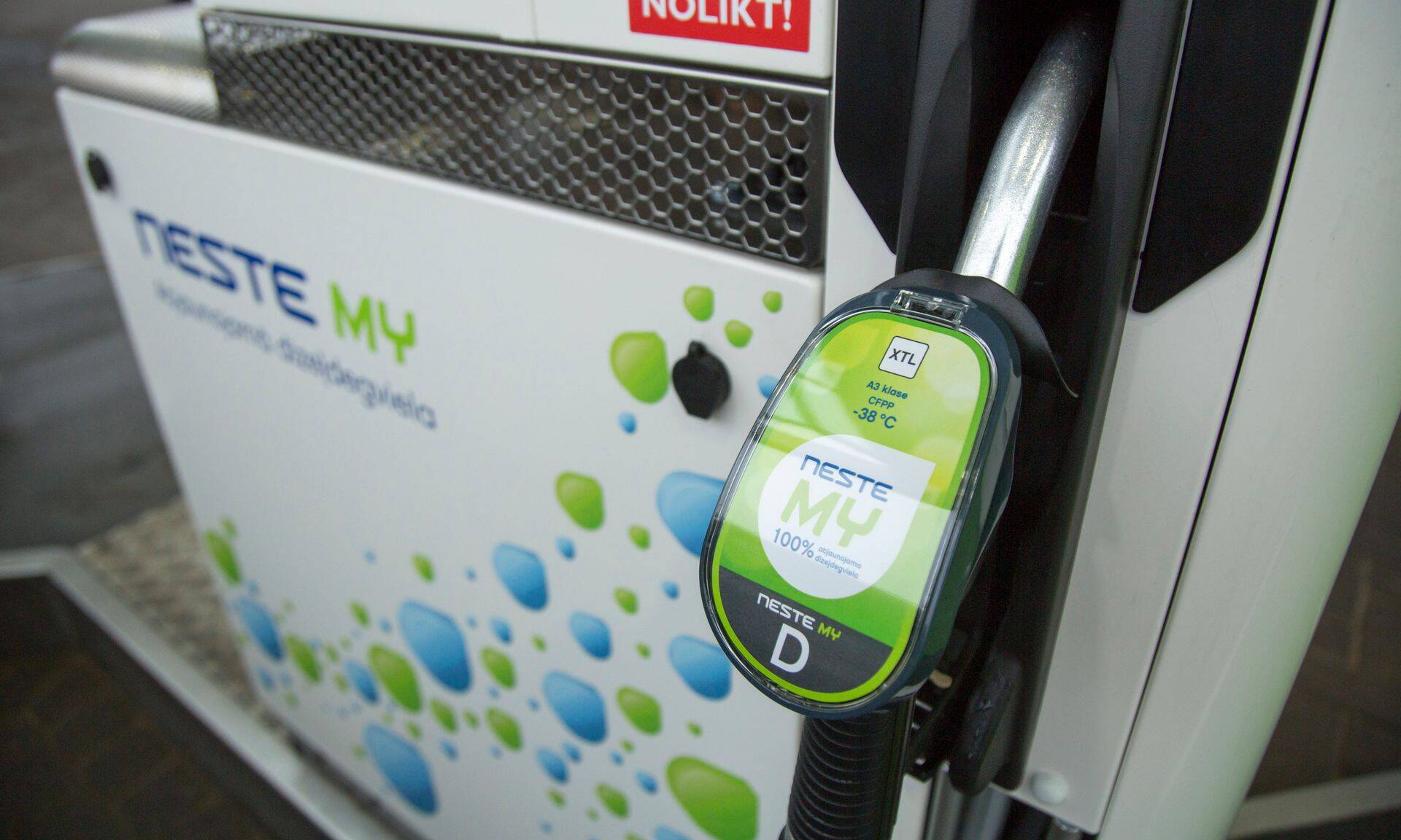 Läti tanklates on Neste 100protsendiline biodiisel juba müügil, Eestis pole aga veel luba saanud