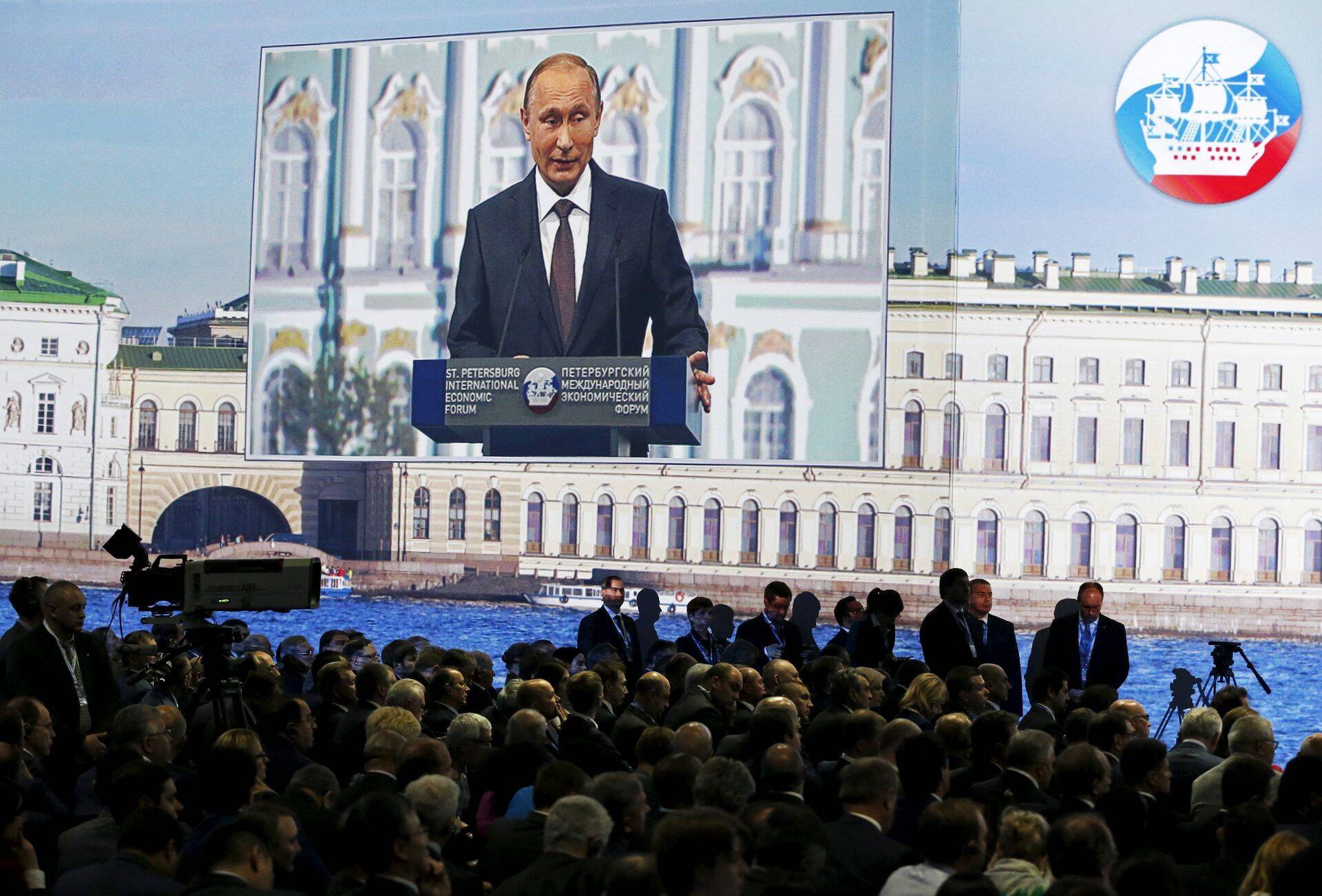 Venemaa president Vladimir Putin läinud aastal Peterburi foorumil.