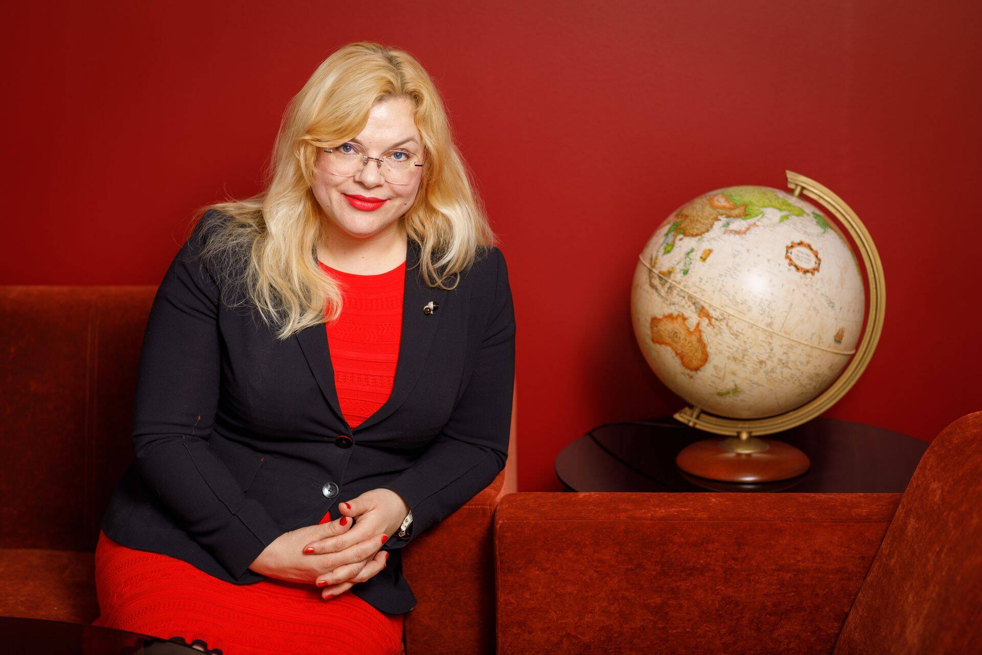 Your Office'i vastutav partner ja peajurist Mirjam Marastu, kes nõustab Paljassaarde uut linnaosa rajavat Hongkongi ärimeest, loodab, et maa ostu reeglite karmistamisega välisinvestoreid ära ei hirmutata.