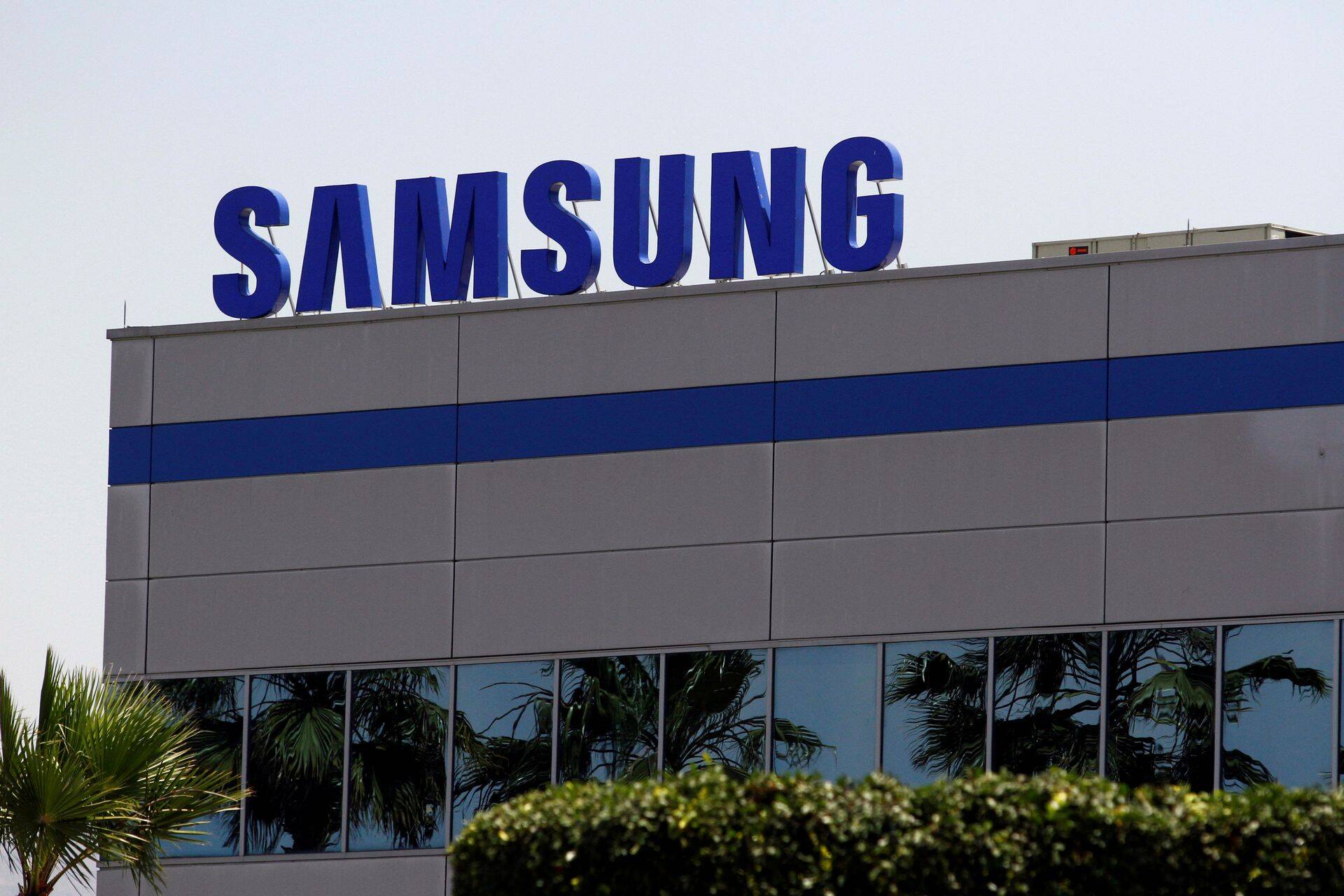 Samsung.