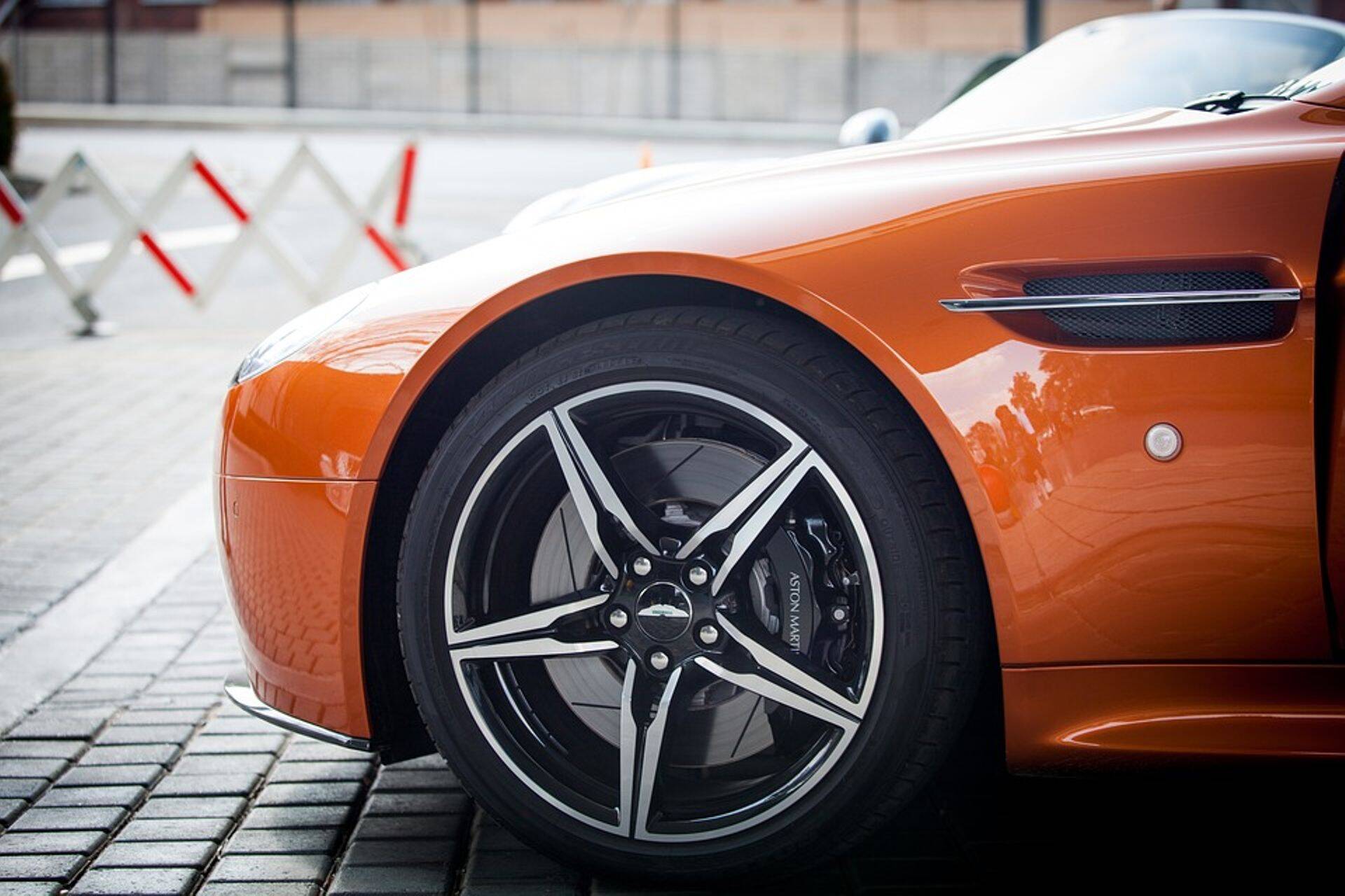 Aston Martin выходит на биржу?