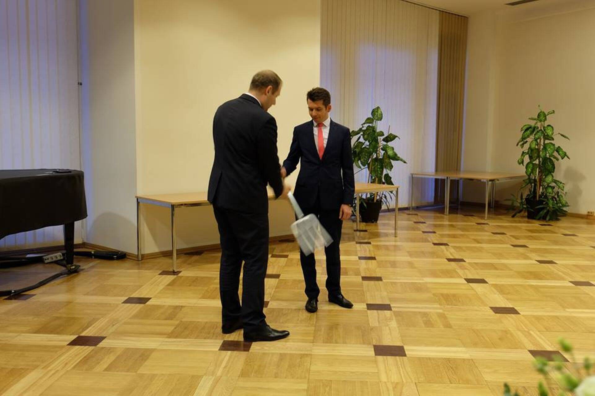 Vana ja uus minister.