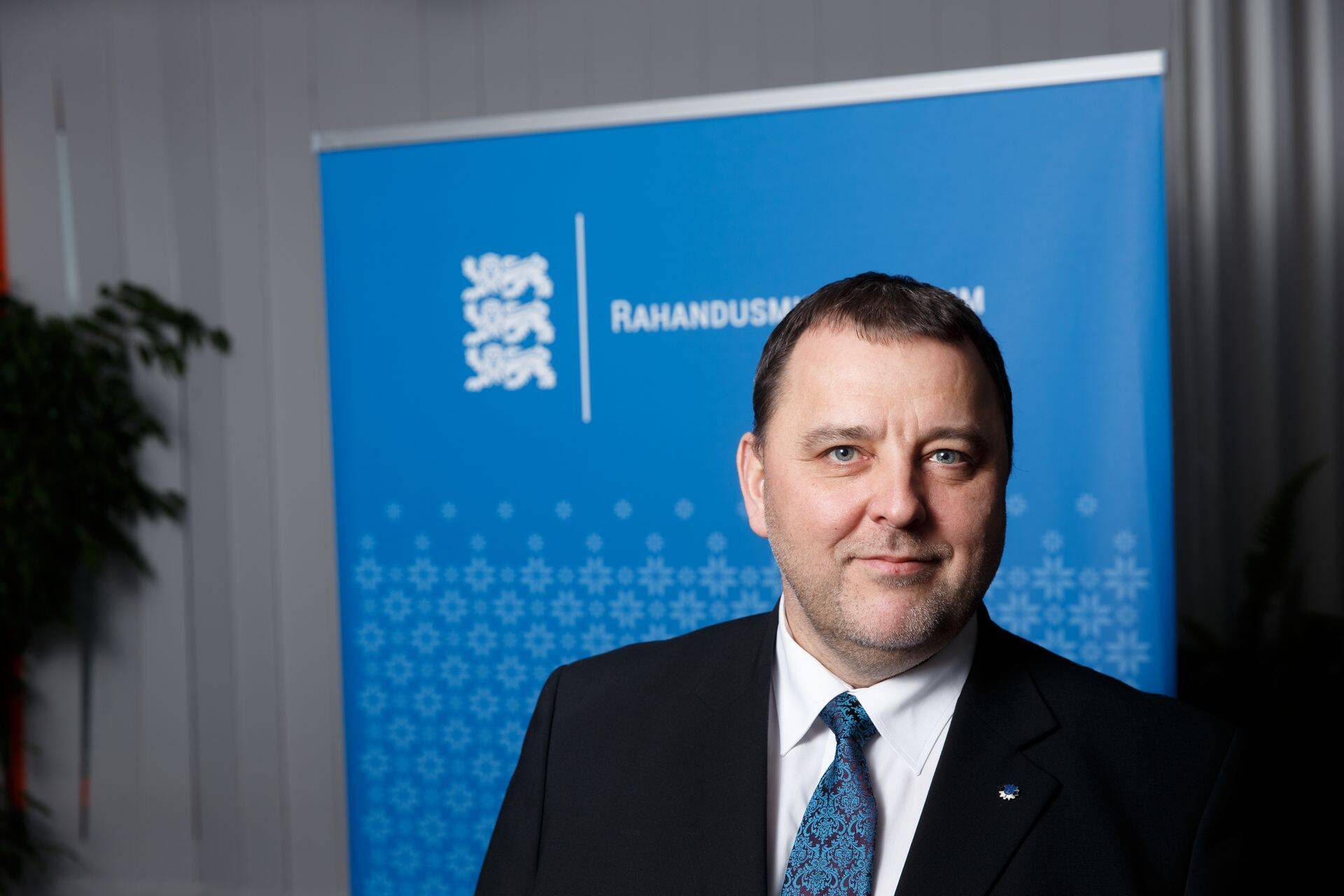 Rahandusminister Sven Sesteri sõnul on tööautode maksustamise süsteem praegu selgelt probleemne.