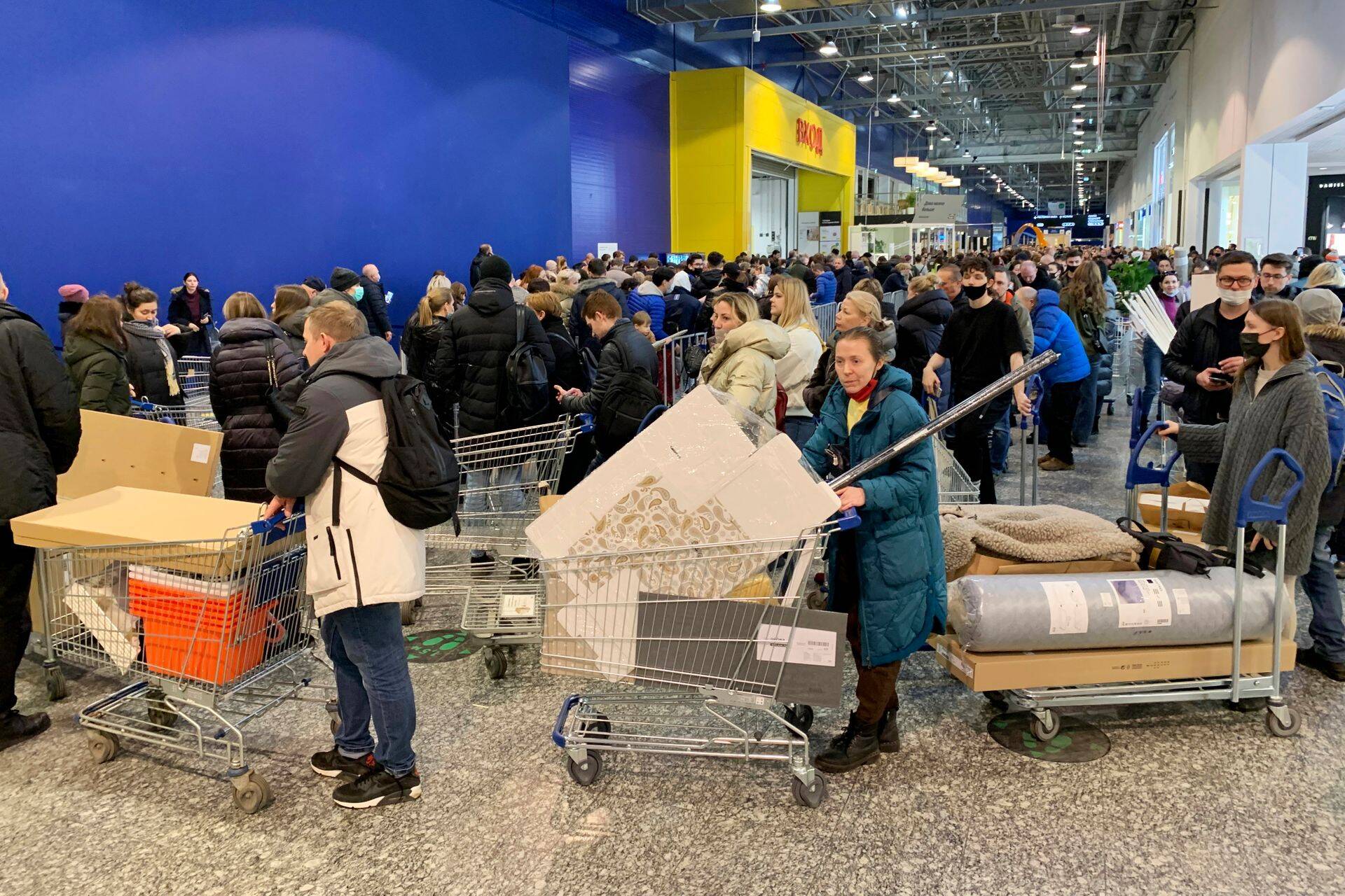 В марте 2022 года грядущее закрытие IKEA в России привело к ажиотажу в магазинах. Но полтора года спустя россияне нашли альтернативы.