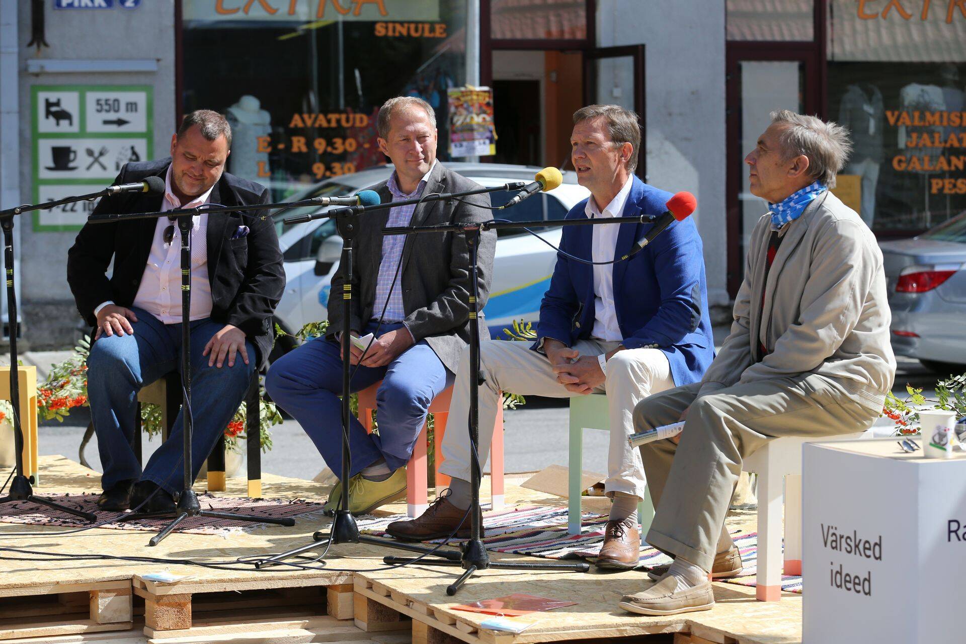 Sven Sester, Toomas Tamsar, Volli Kalm ja Heido Vitsur Paide arvamusfestivalil.