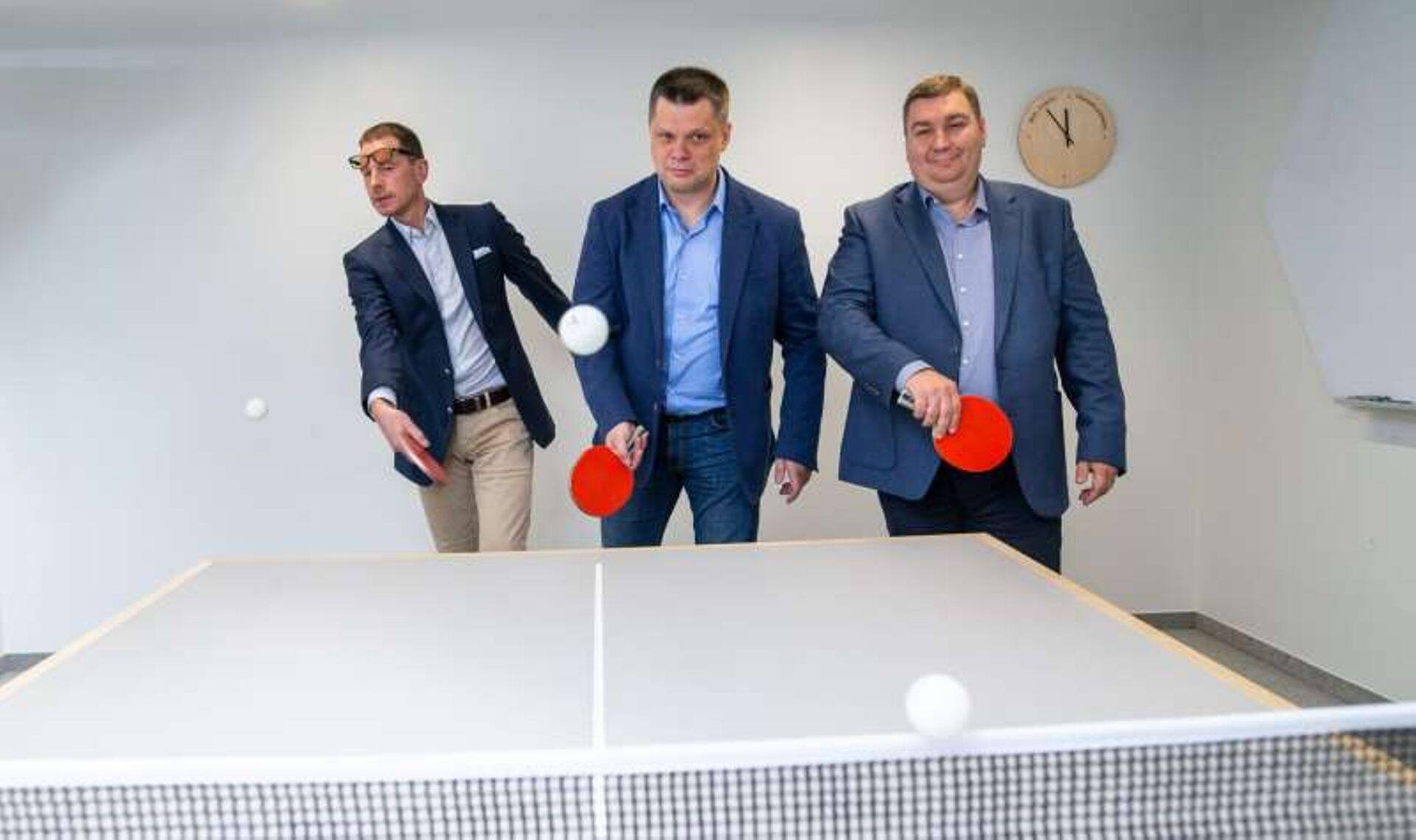 Helmes через Белоруссию штурмует мир