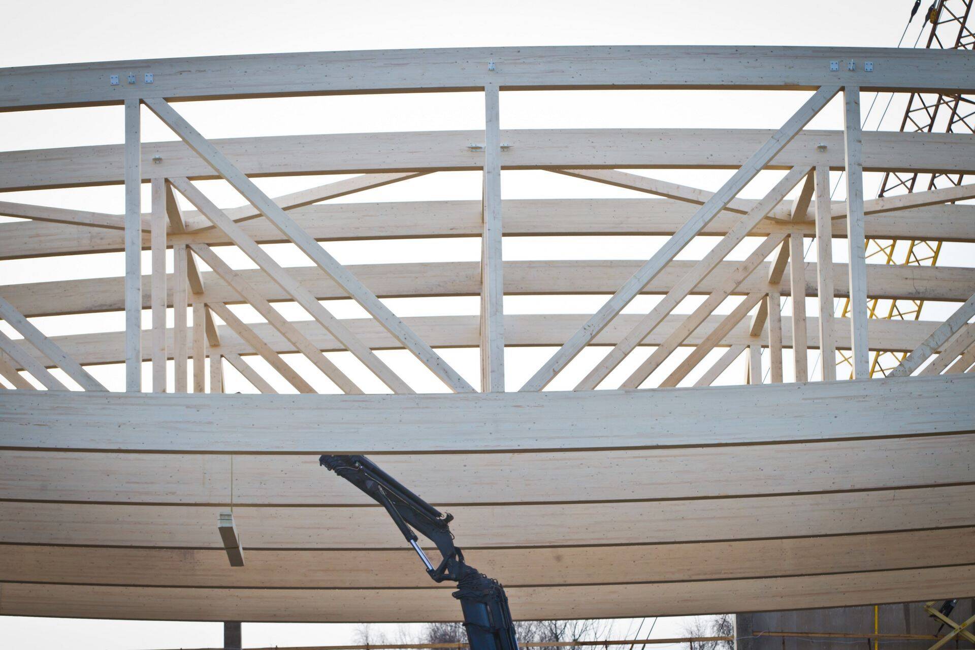 Põlvamaa ettevõte Peetri Puit valmistas Aasta betoonehitiseks valitud Tondiraba jäähalli Eesti oludes enneolematult suured liimpuidust fermid.