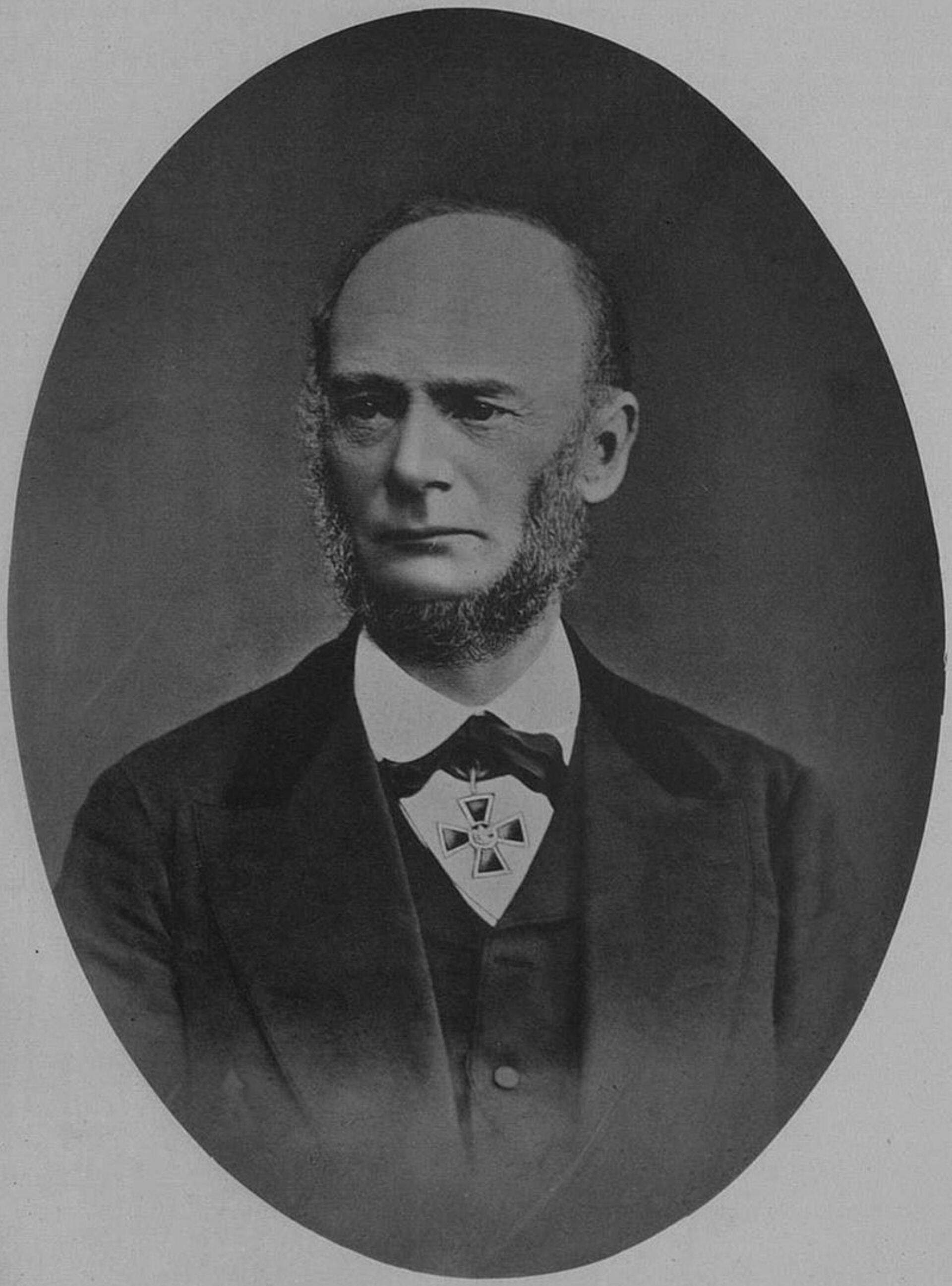 Rudolf von Bernhard.
