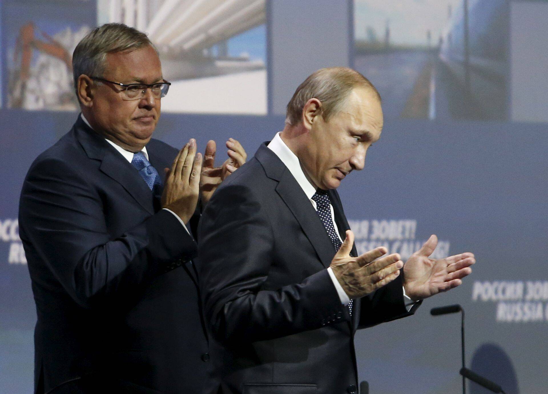 VTB juht Andrei Kostin ja Venemaa president Vladimir Putin Moskvas investeerimisfoorumil