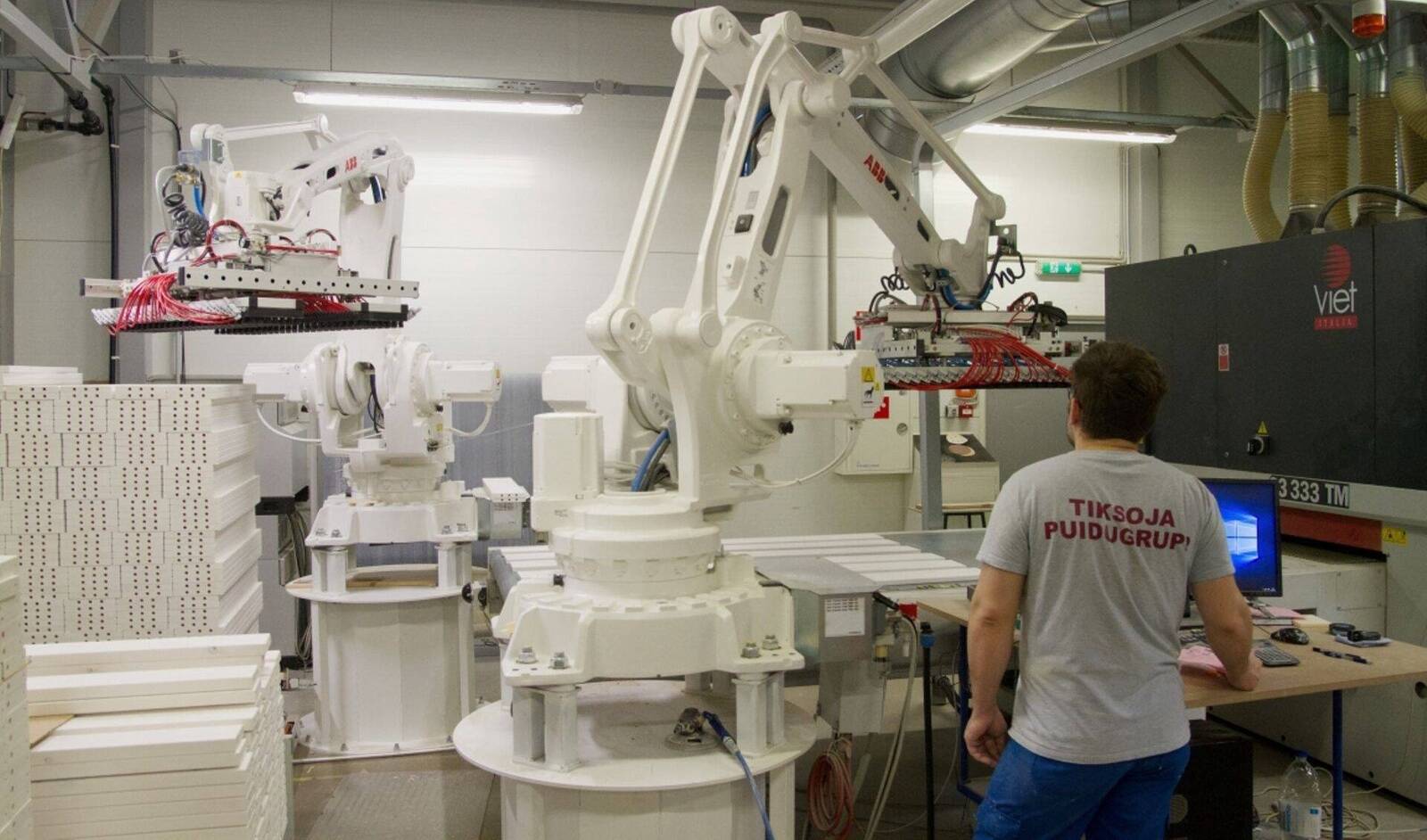 2023. aastal tegi Eesti mööblitööstusfirmadest kõige suurema käibe Tartumaal tegutsev täispuidust magamistoamööbli tootja Tiksoja Puidugrupp AS, mille käive oli enam kui 18,3 miljonit eurot.