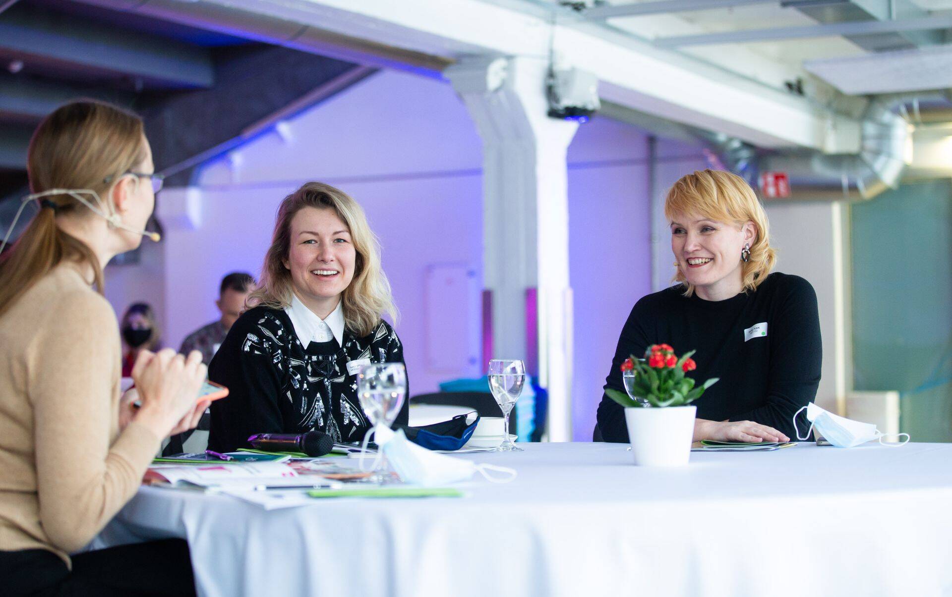 Vasakul Maria Kütt, Sirli Spelman ja Estel Pukk