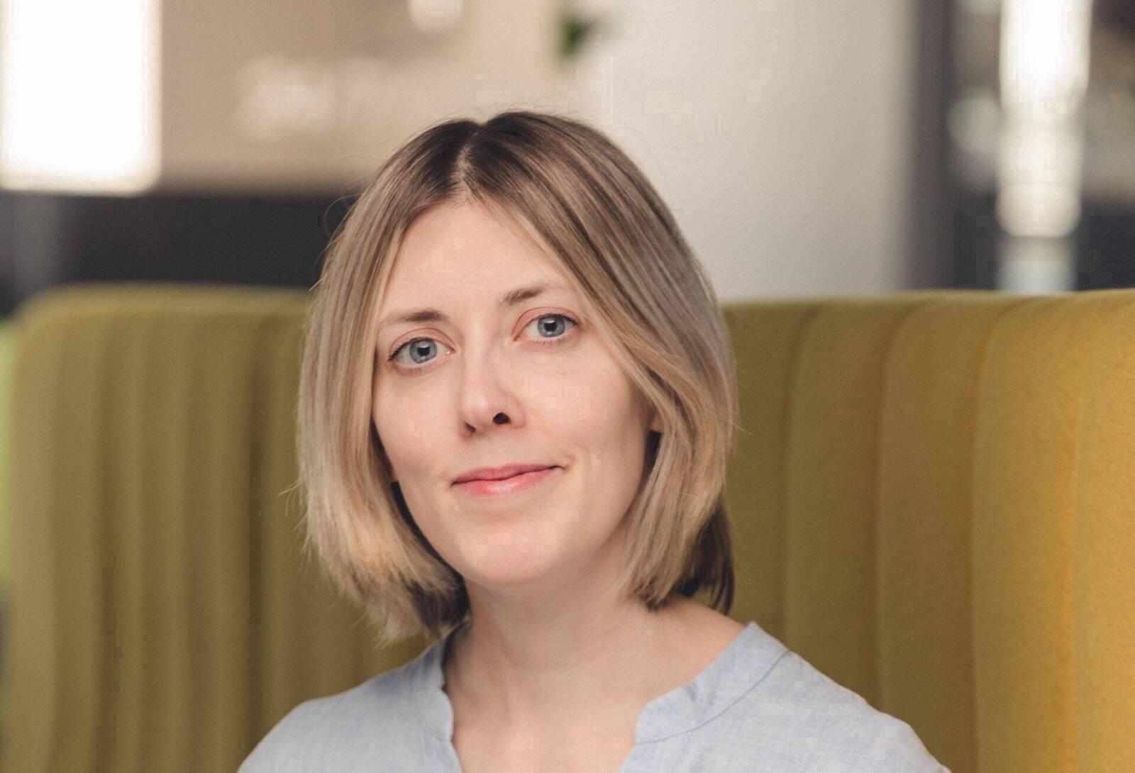 “Vastupidiselt aktiivsele järelturule ei ole uute korterite turg veel täielikult taastunud, kuigi hiljutised arengud süstivad optimismi,” kirjutab kinnisvaraturu analüütik Julia Linde.