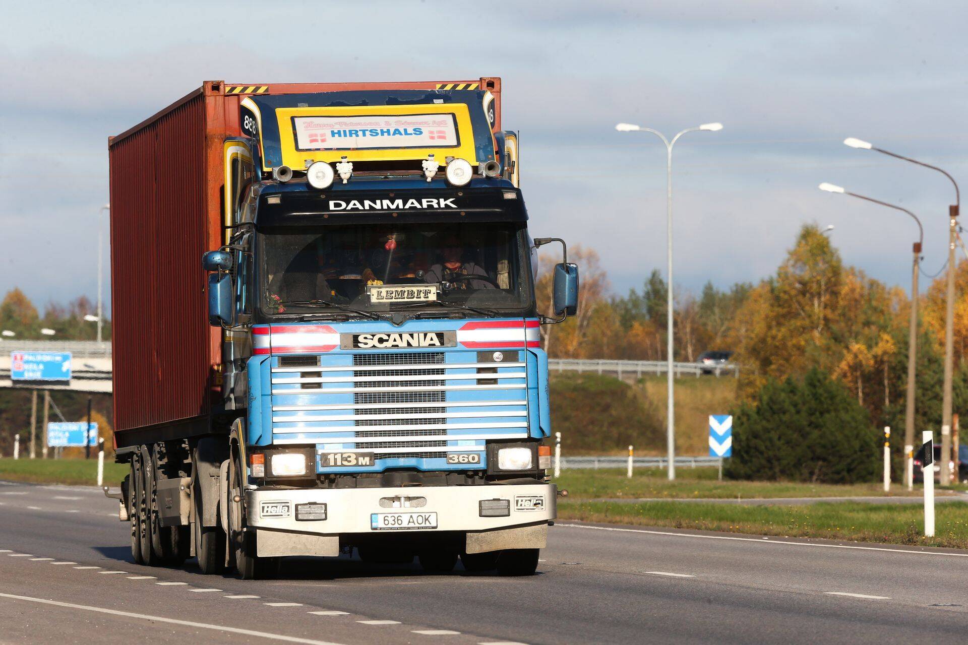 Veoauto Tallinn-Pärnu maanteel.