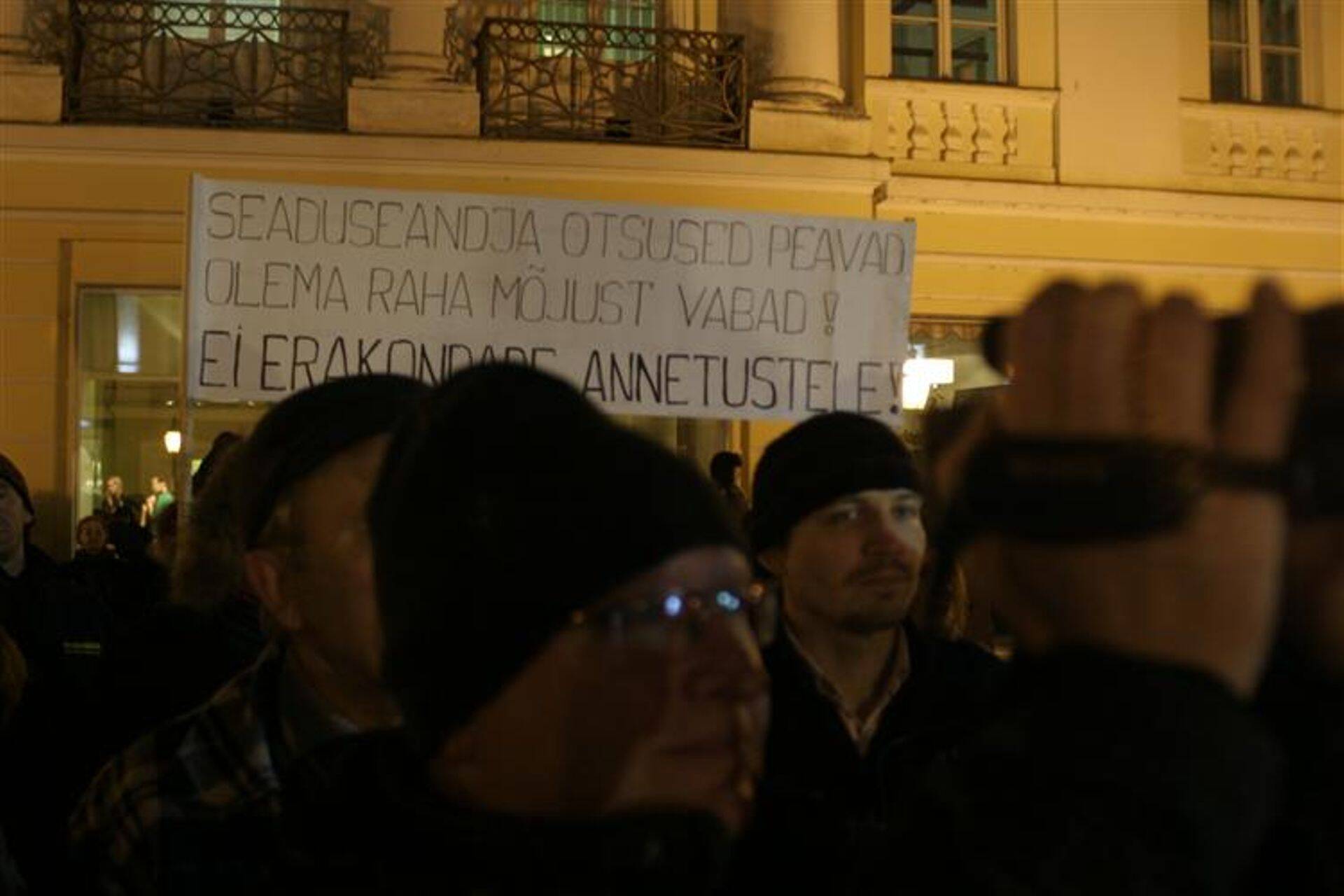Valeliku poliitika vastane meeleavaldus Tartus