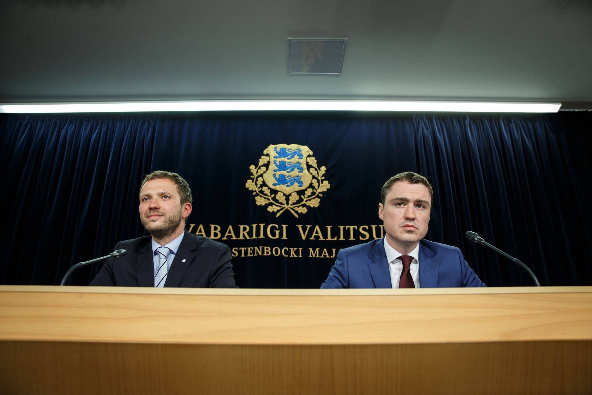 IRLi esimees Margus Tsahkna (vasakul) ja peaminister Taavi Rõivas