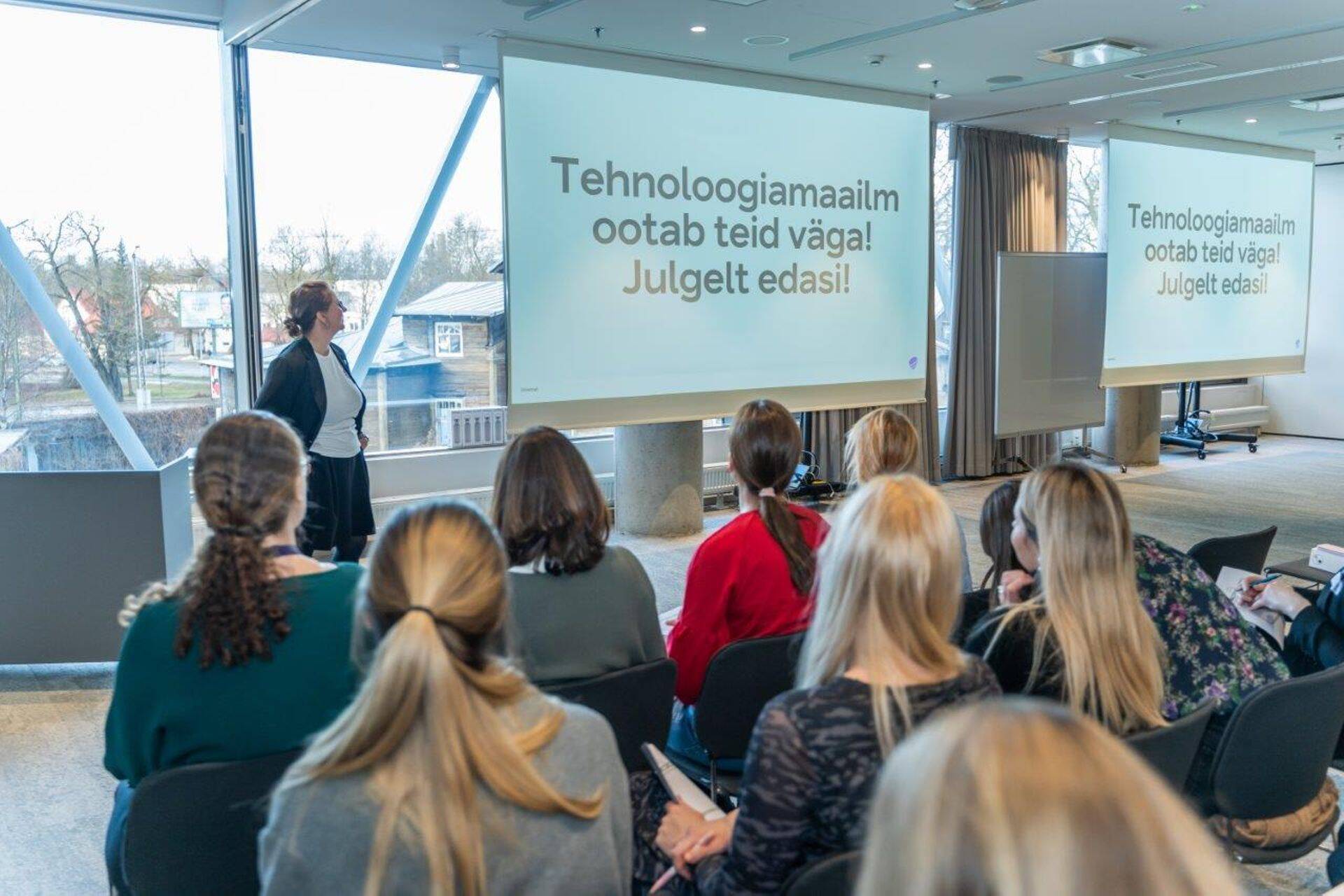 Women in Tech ümberõppeprogramm