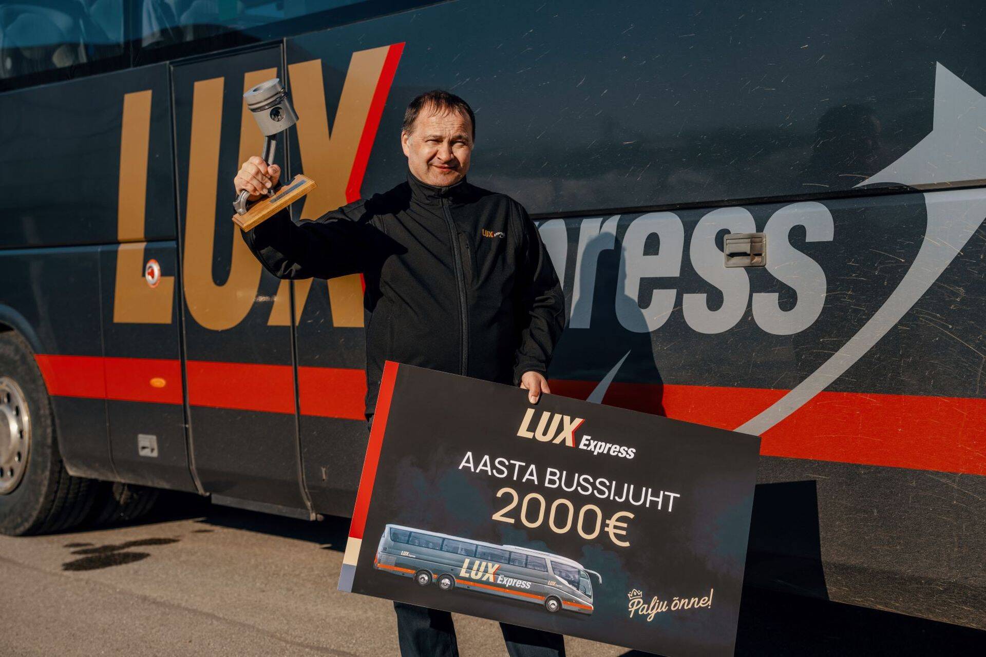 Aasta bussjuhiks valitud Toomas Raid.