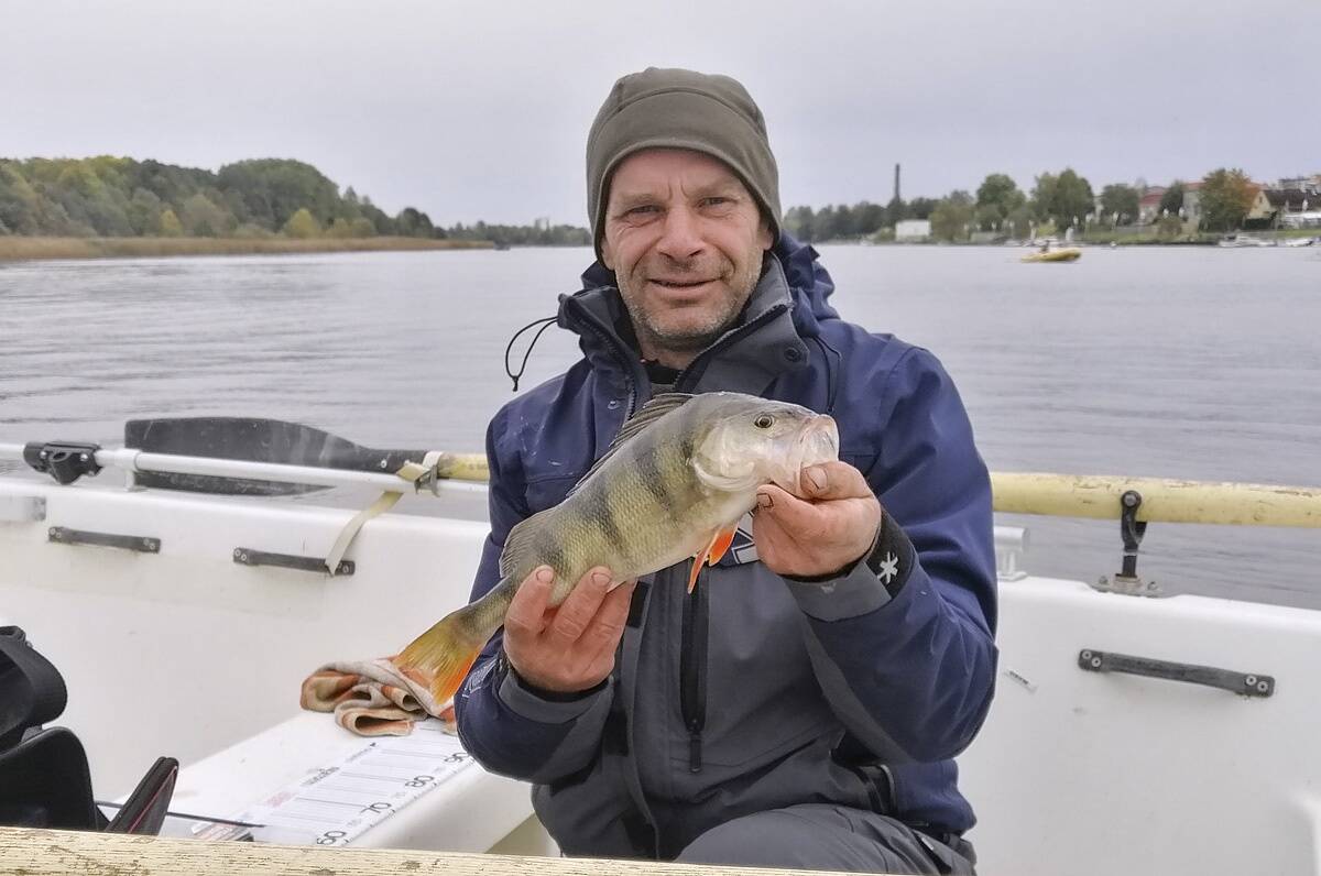 Autor sügisesel Pärnu jõel.