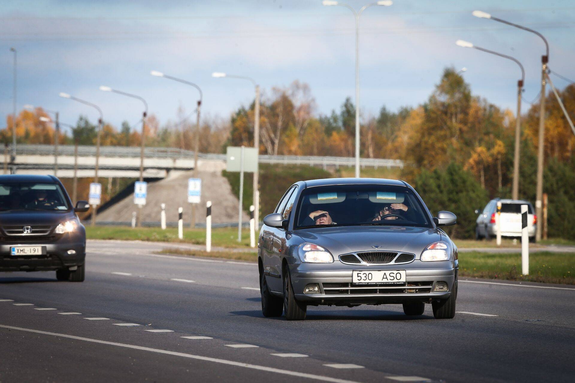 Teekasutustasu võivad maksma hakata ka sõiduautode omanikud.