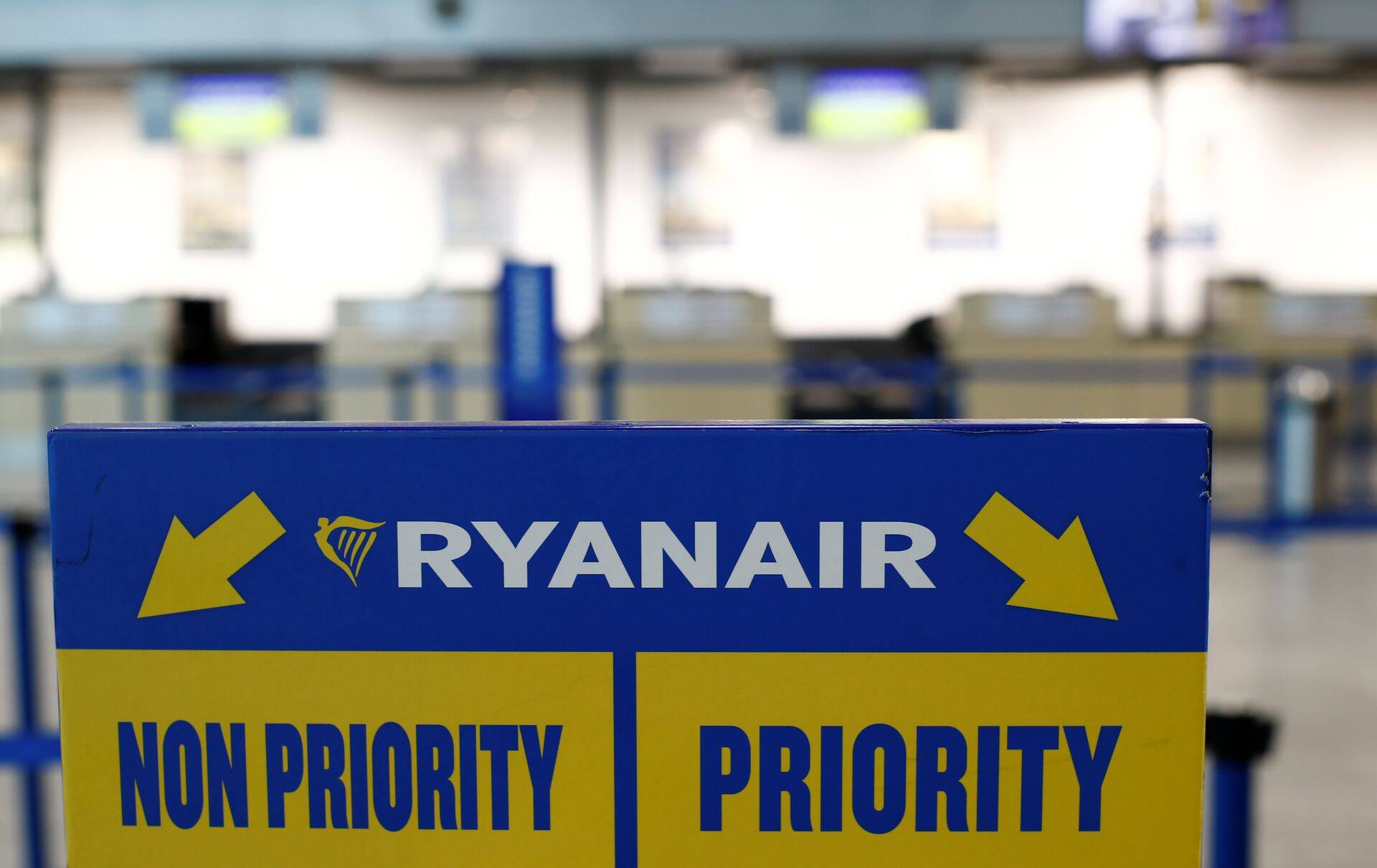 Действия Ryanair, не пропустившего летевших в Эстонию россиян на борт, были незаконны
