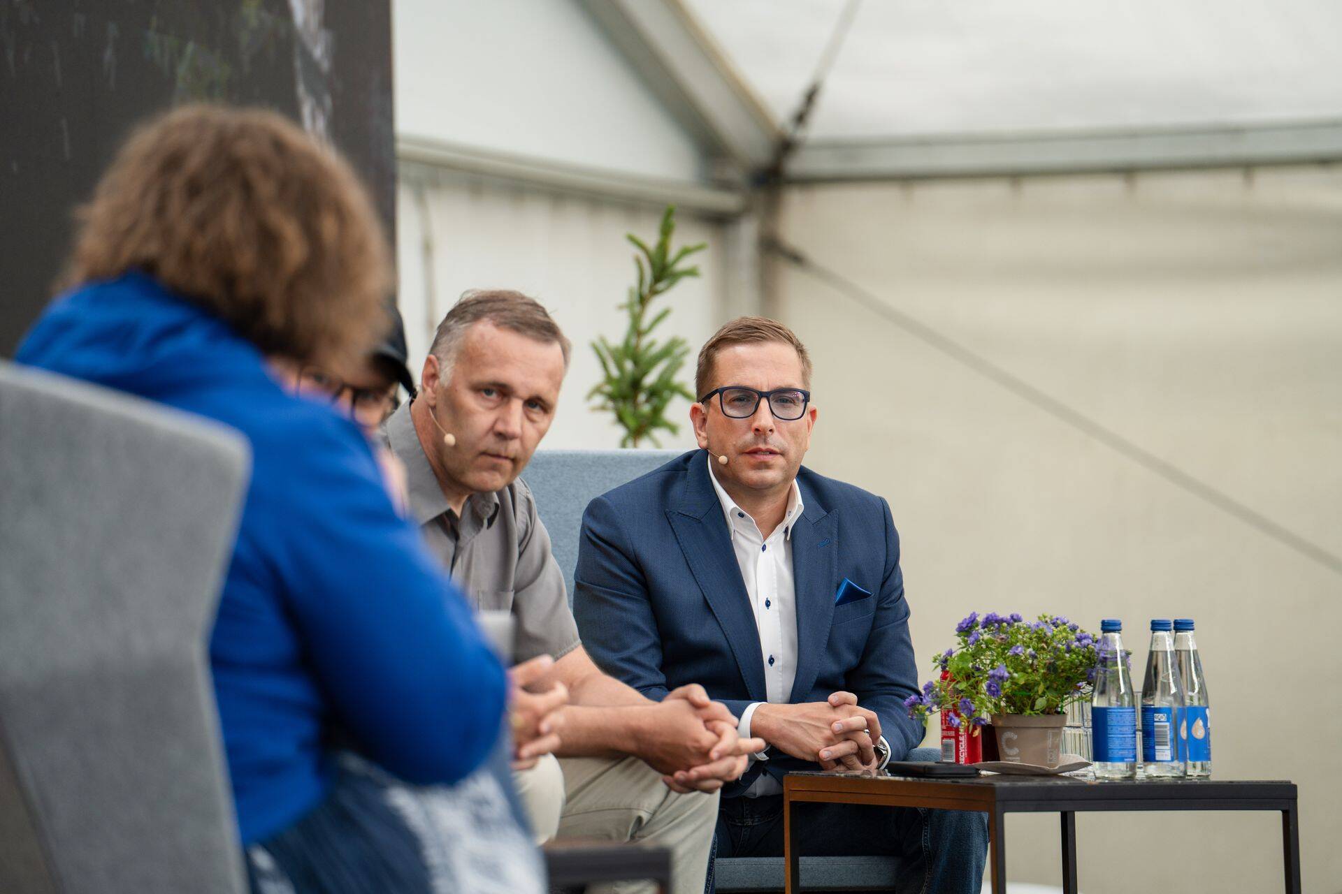 Инвестиционный стратег Swedbank Тармо Танилас (в центре), руководитель отдела инвестиций Redgate Capital Пеэтер Коппель.
