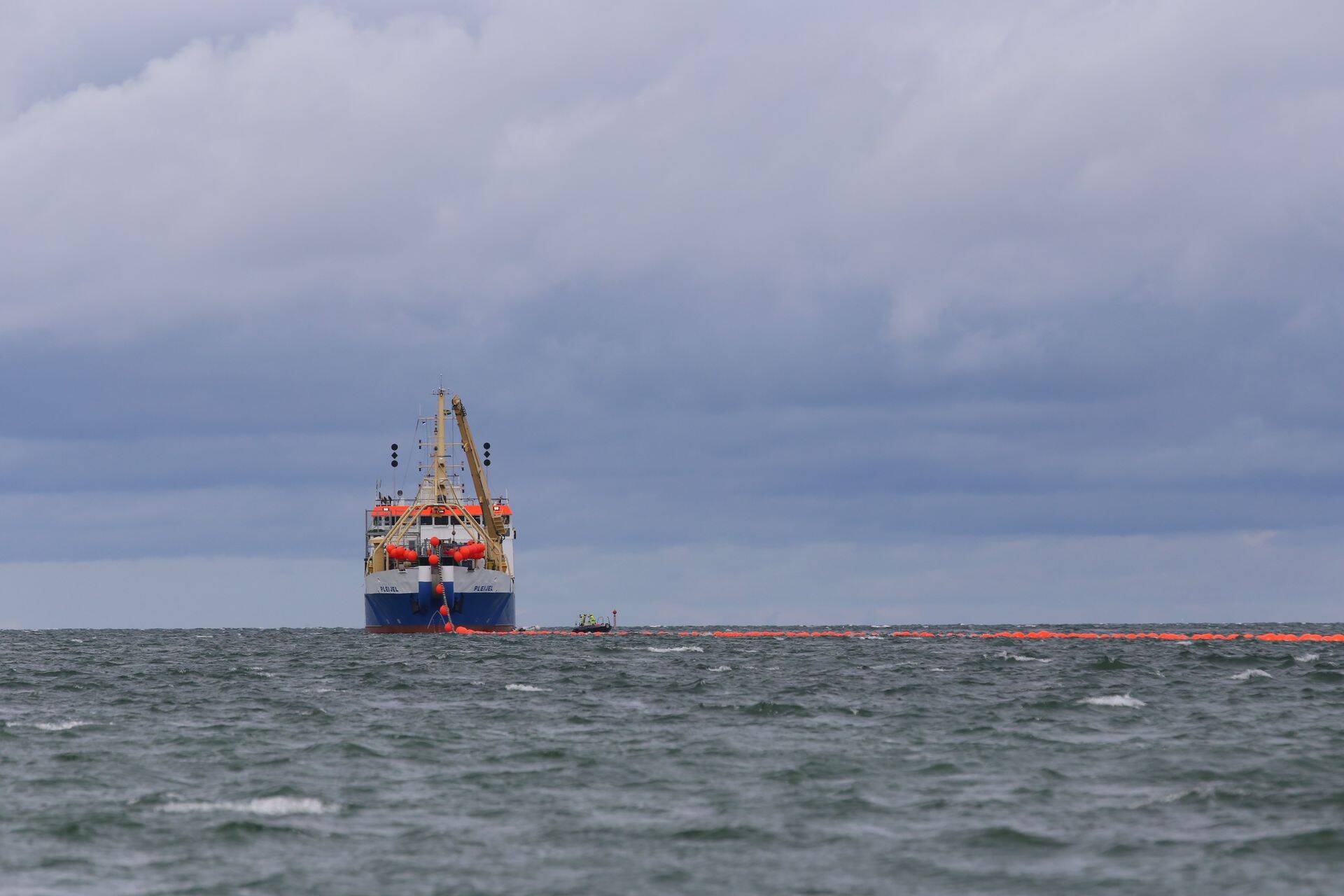 Merekaabli paigaldamine.