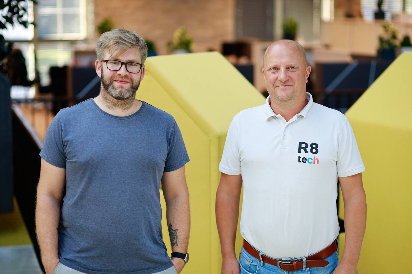 Saatejuht Mart Valner ja R8 Technologies partner Kristo Peenra.