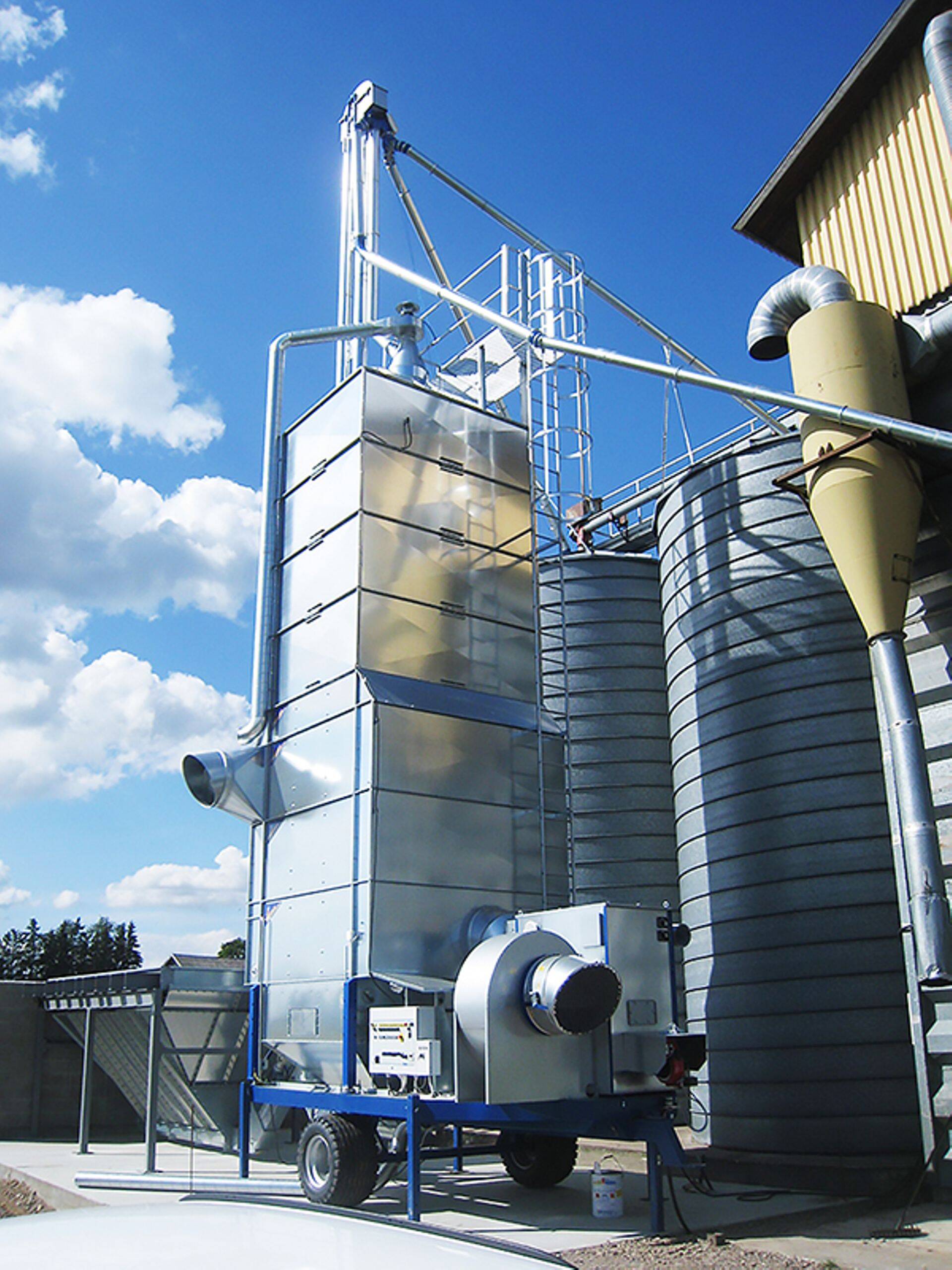 Näha saab ka Arska mobiilset teravilja portsionkuivatit.