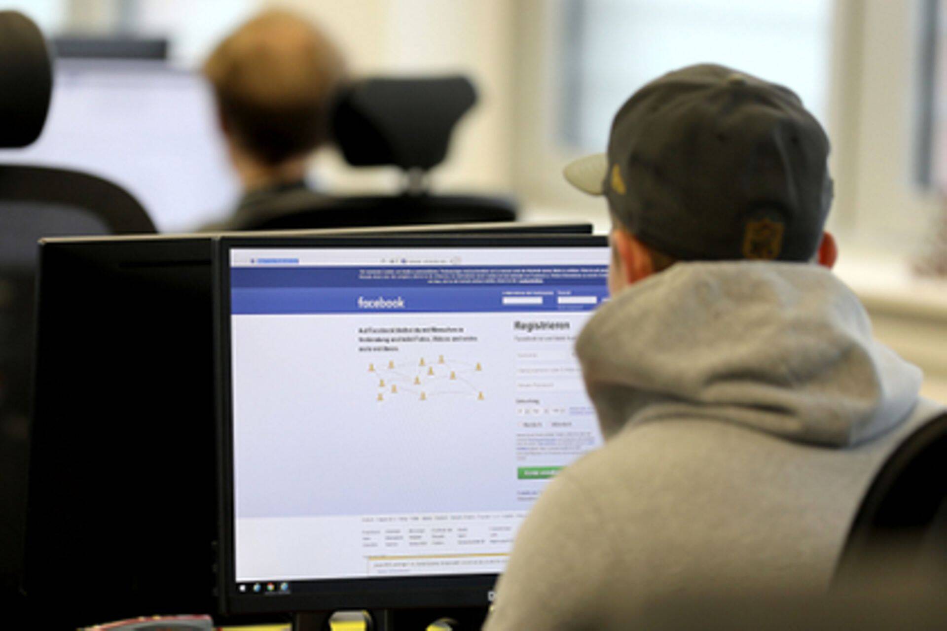 Facebook шпионил за звонками и сообщениями пользователей