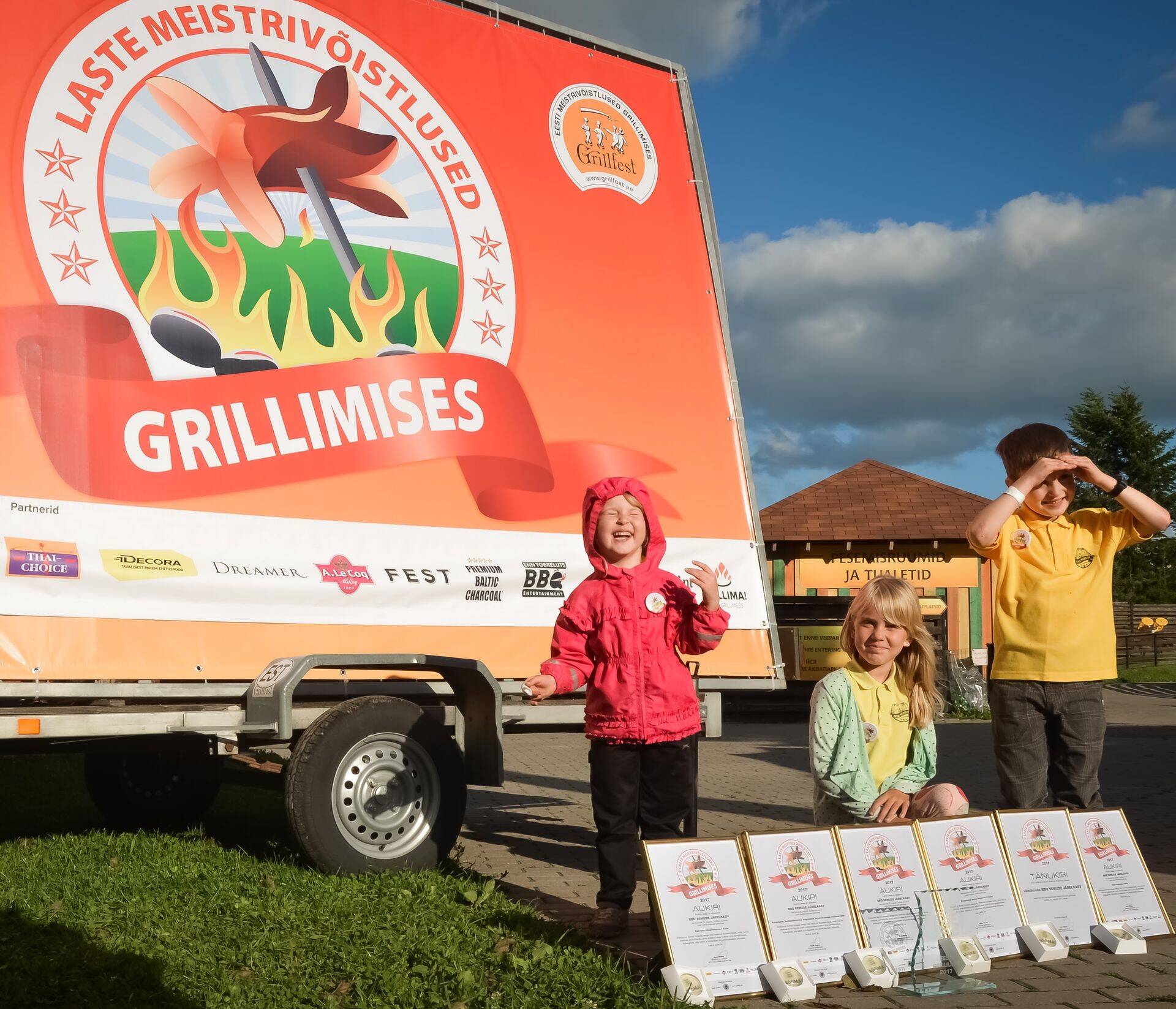 Seda, et grillimine on lõbus sport, on ka BBQ Semude laste nägudest näha.